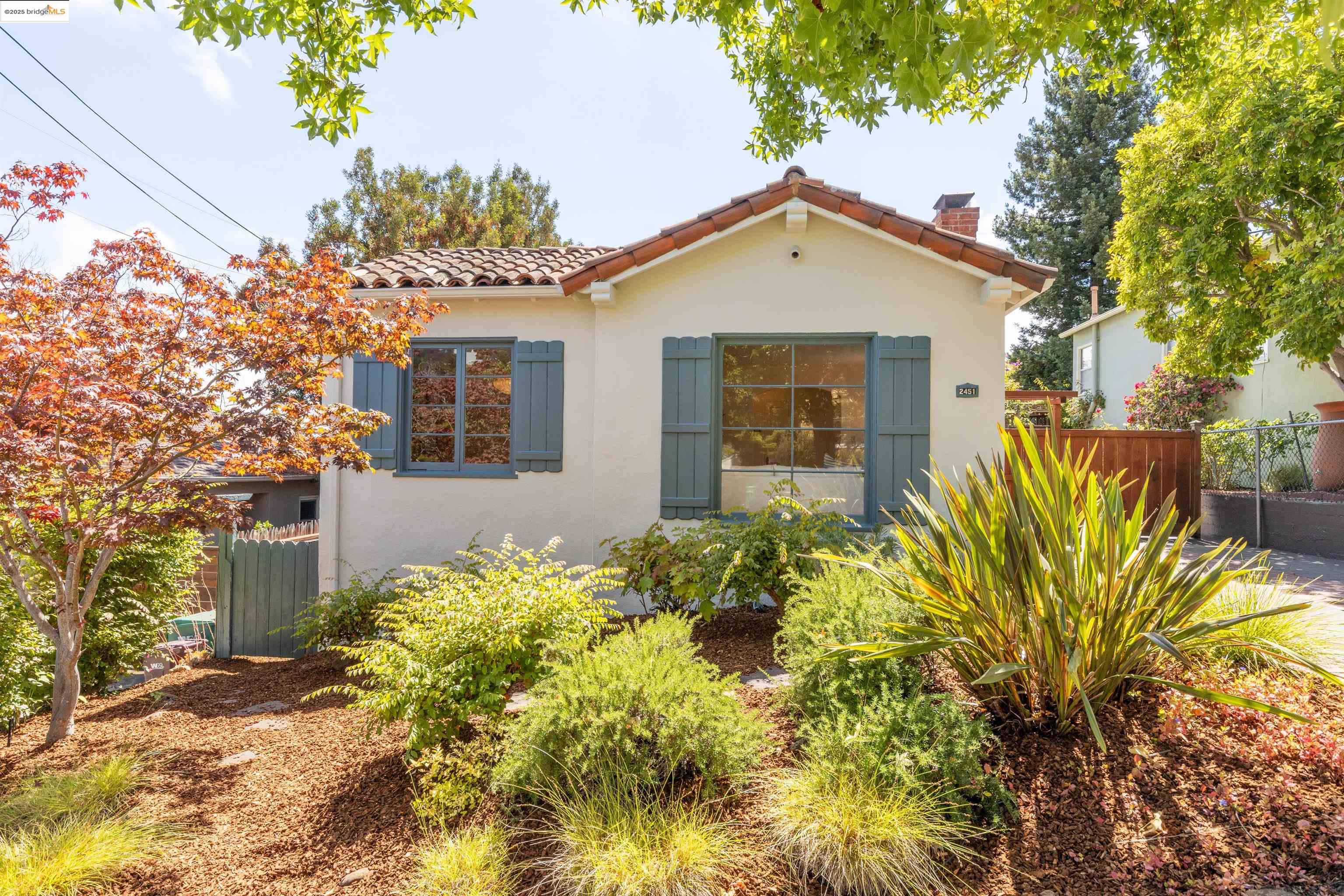 Detail Gallery Image 1 of 58 For 2451 Carmel St, Oakland,  CA 94602 - 2 Beds | 1 Baths