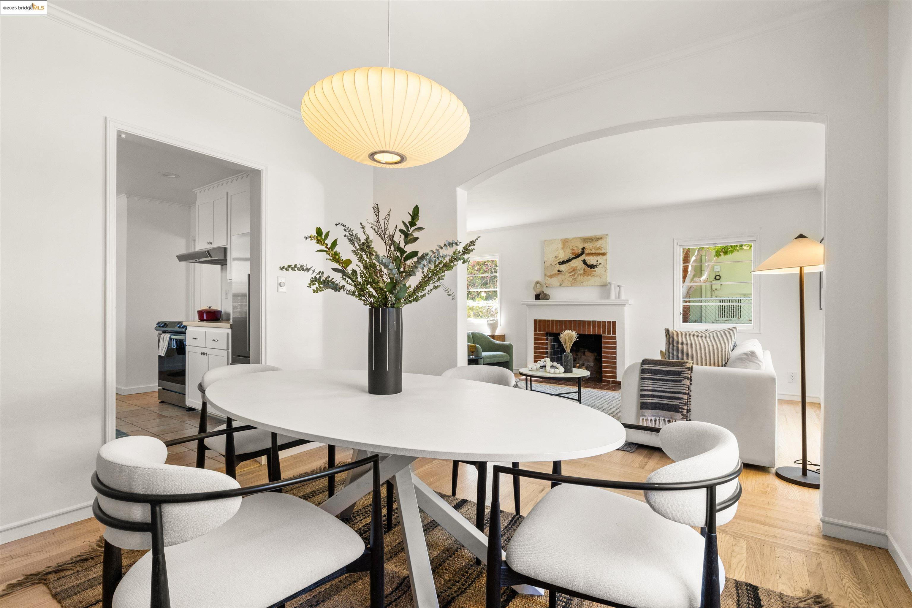 Detail Gallery Image 15 of 58 For 2451 Carmel St, Oakland,  CA 94602 - 2 Beds | 1 Baths