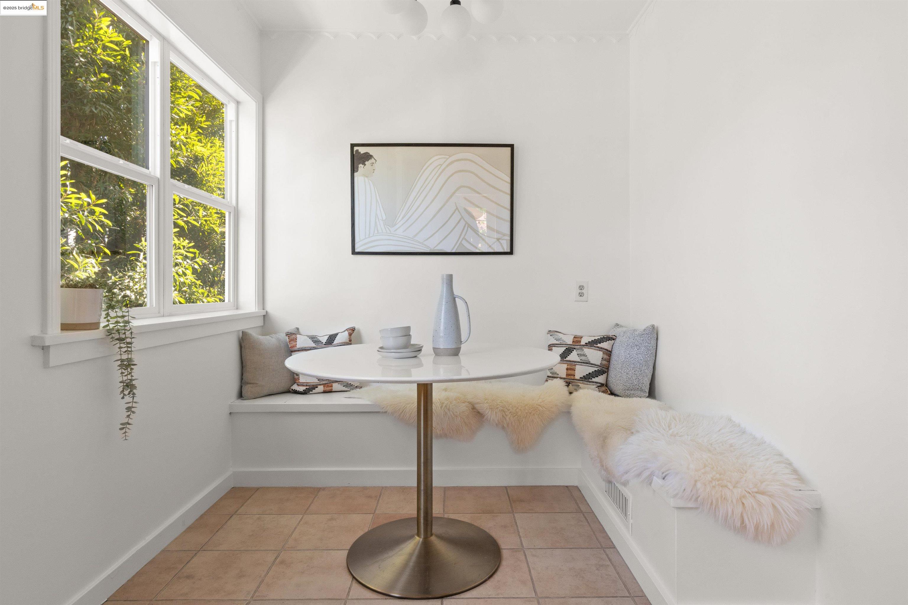 Detail Gallery Image 20 of 58 For 2451 Carmel St, Oakland,  CA 94602 - 2 Beds | 1 Baths