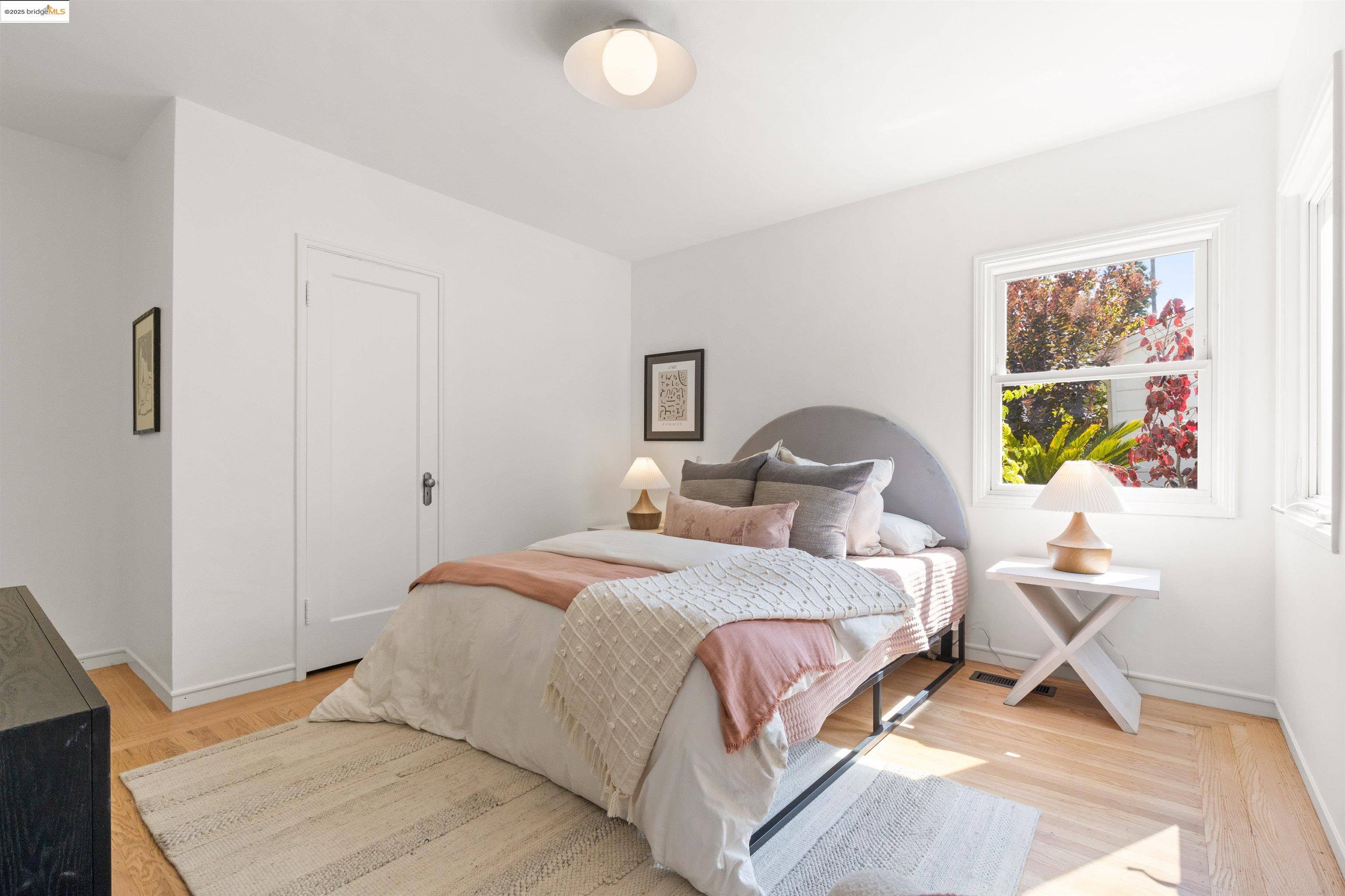 Detail Gallery Image 24 of 58 For 2451 Carmel St, Oakland,  CA 94602 - 2 Beds | 1 Baths