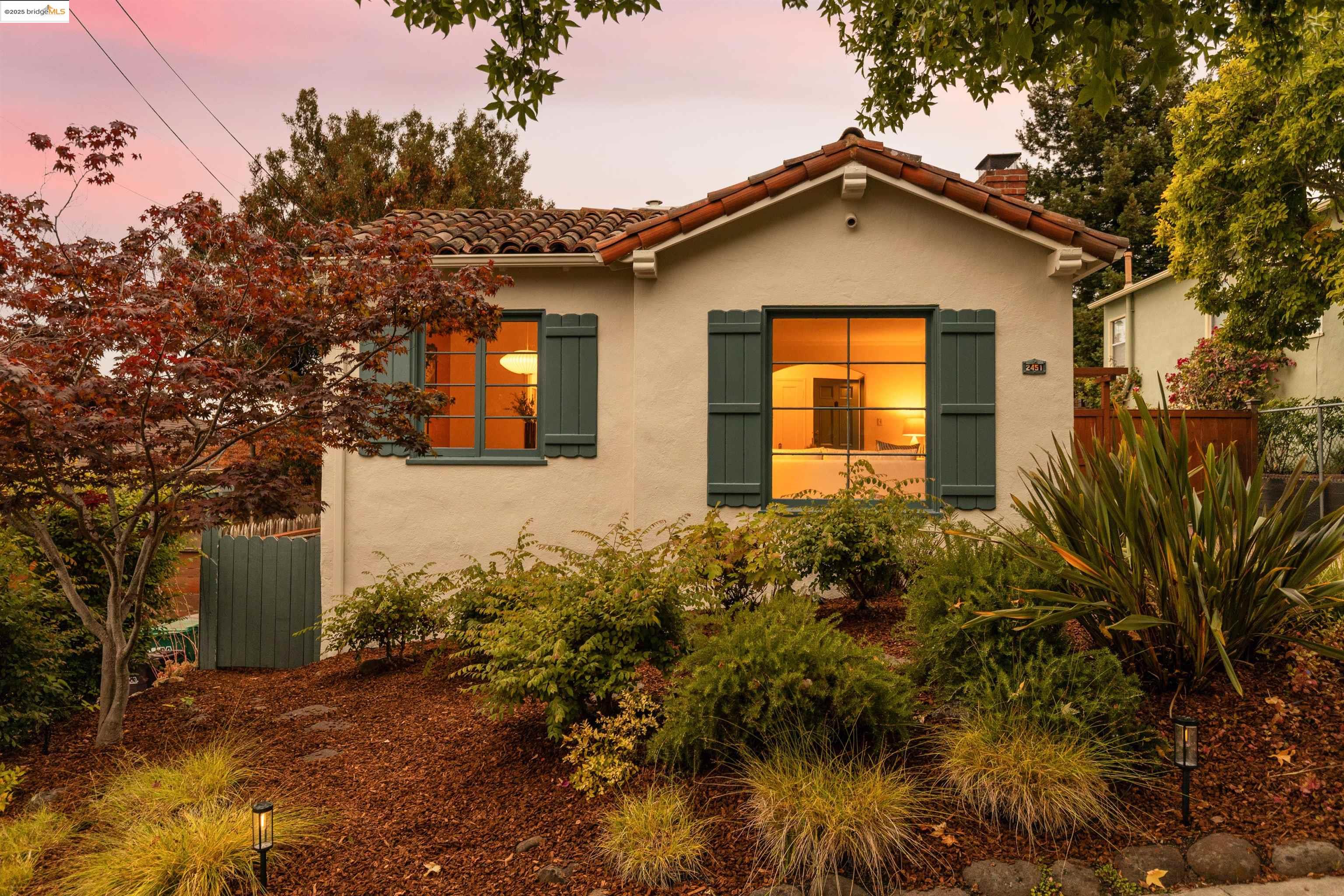 Detail Gallery Image 47 of 58 For 2451 Carmel St, Oakland,  CA 94602 - 2 Beds | 1 Baths