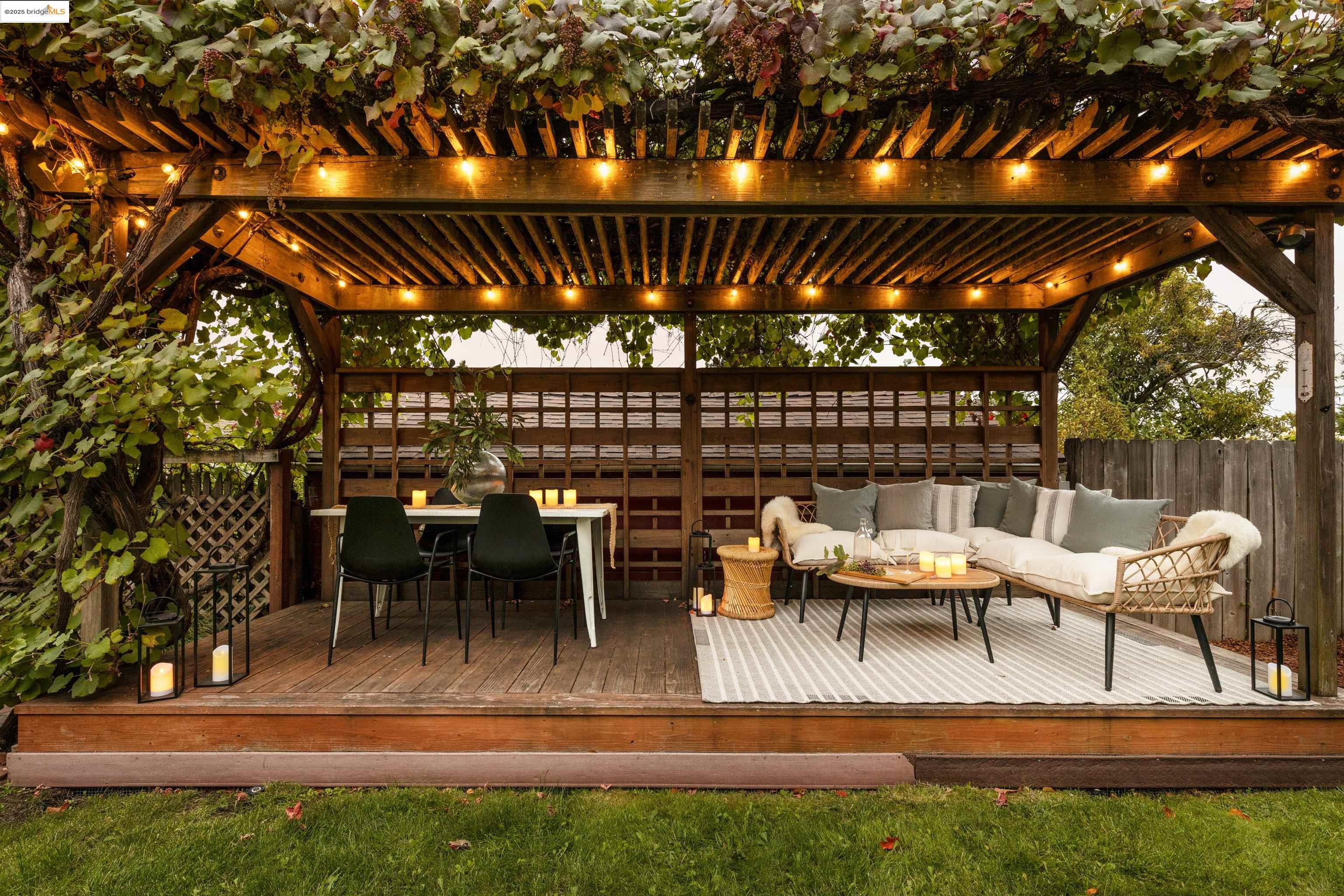 Detail Gallery Image 53 of 58 For 2451 Carmel St, Oakland,  CA 94602 - 2 Beds | 1 Baths