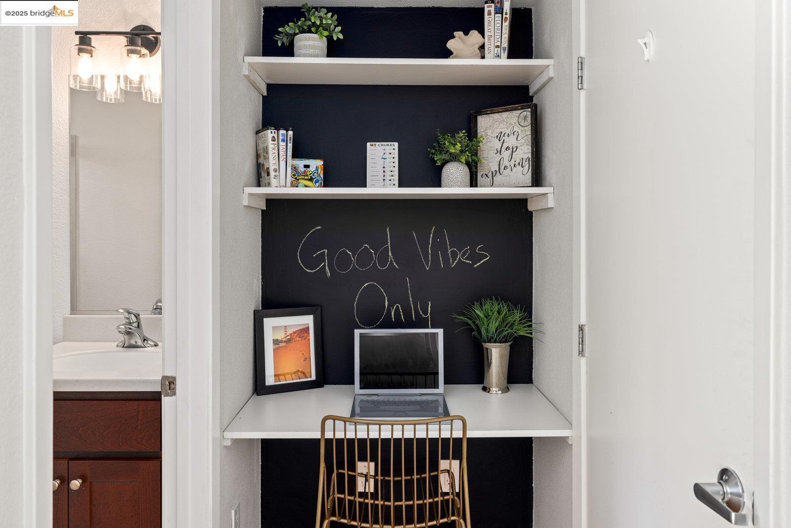 Detail Gallery Image 18 of 34 For 1759 14th St, Oakland,  CA 94607 - 2 Beds | 2/1 Baths