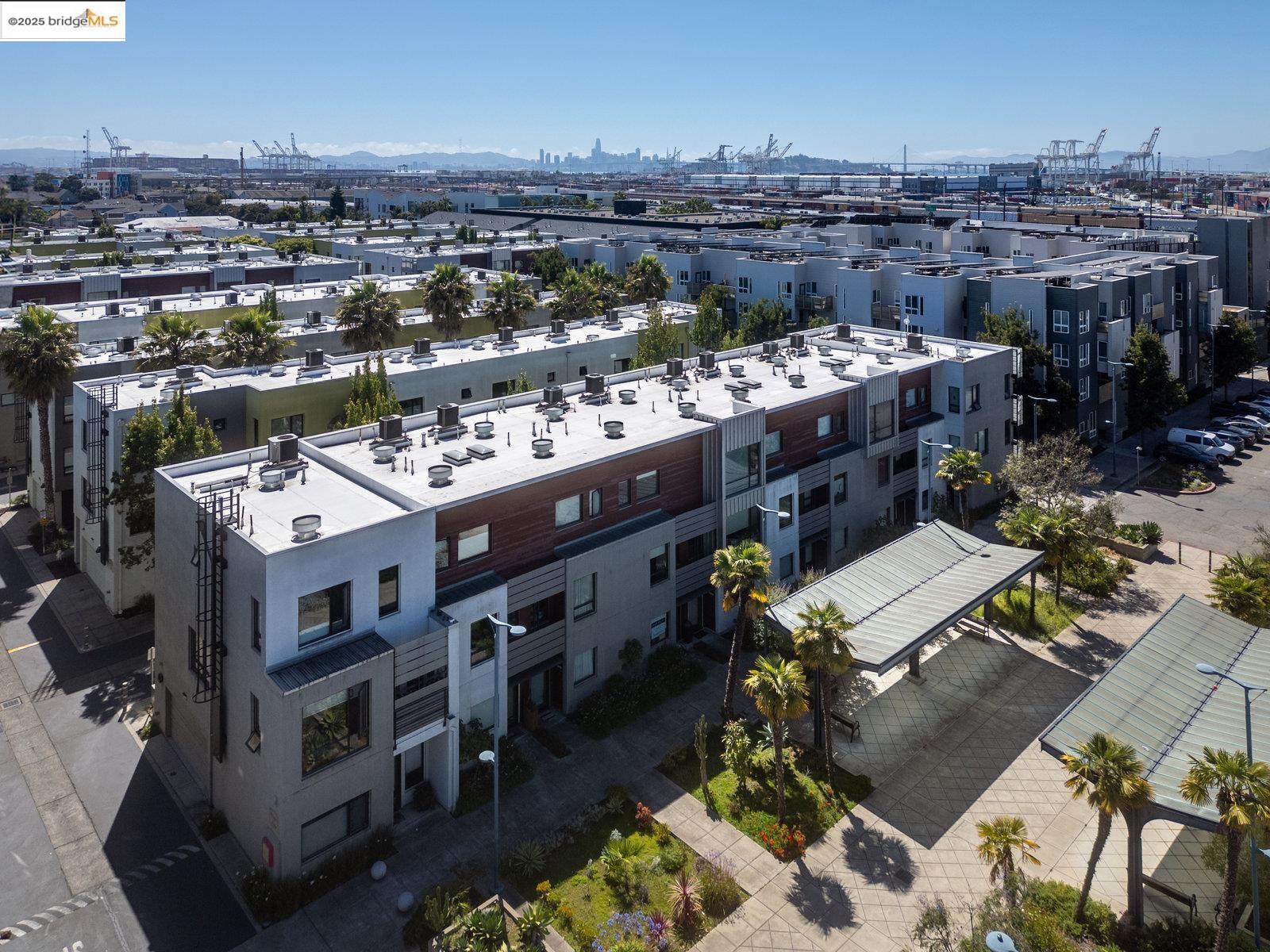 Detail Gallery Image 29 of 34 For 1759 14th St, Oakland,  CA 94607 - 2 Beds | 2/1 Baths