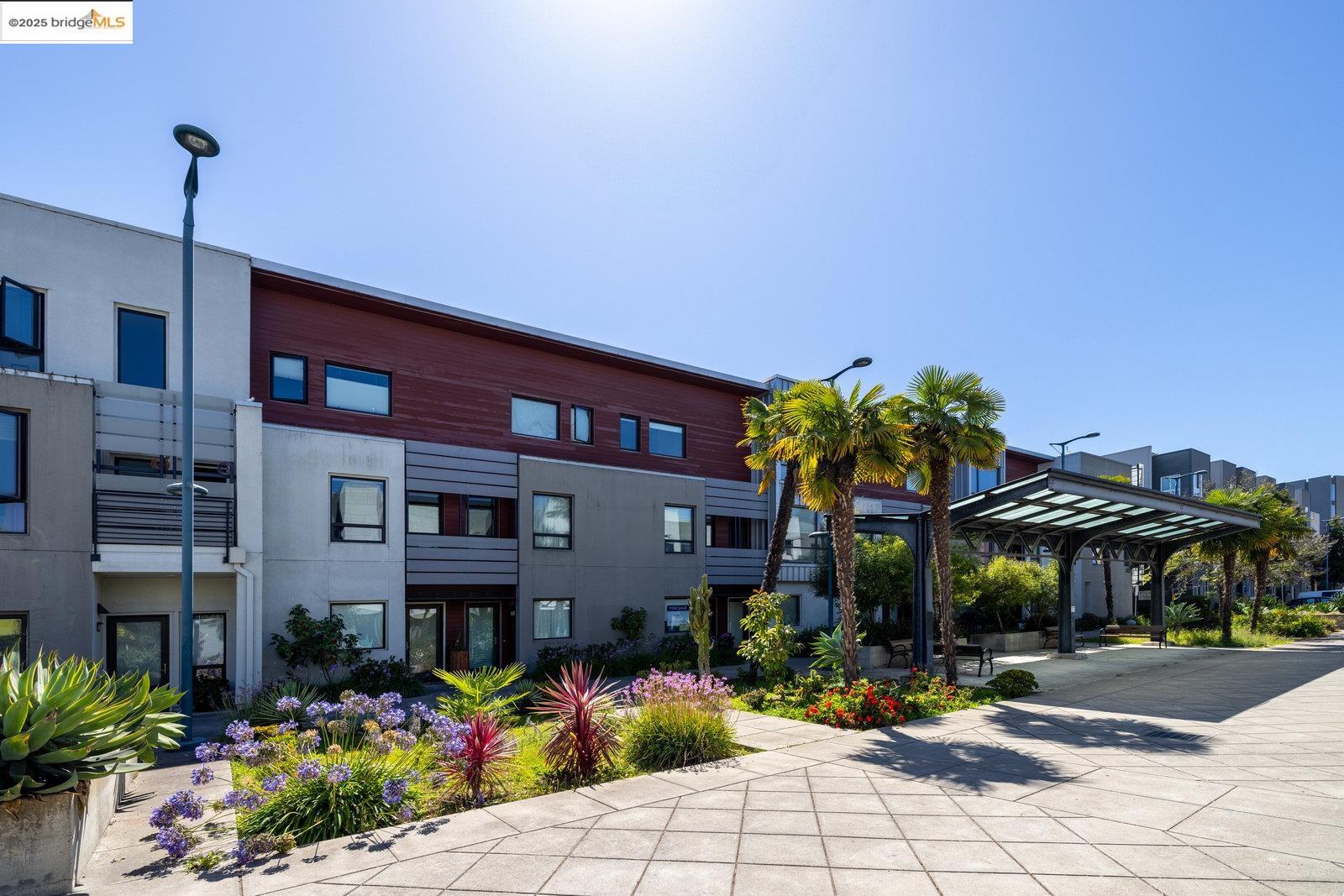 Detail Gallery Image 31 of 34 For 1759 14th St, Oakland,  CA 94607 - 2 Beds | 2/1 Baths