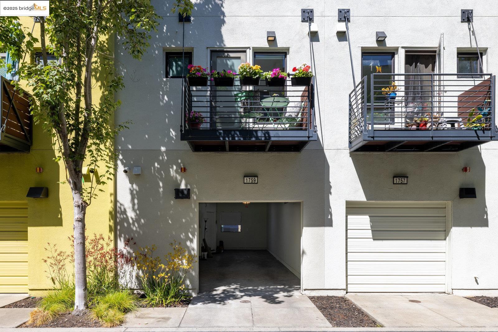 Detail Gallery Image 34 of 34 For 1759 14th St, Oakland,  CA 94607 - 2 Beds | 2/1 Baths