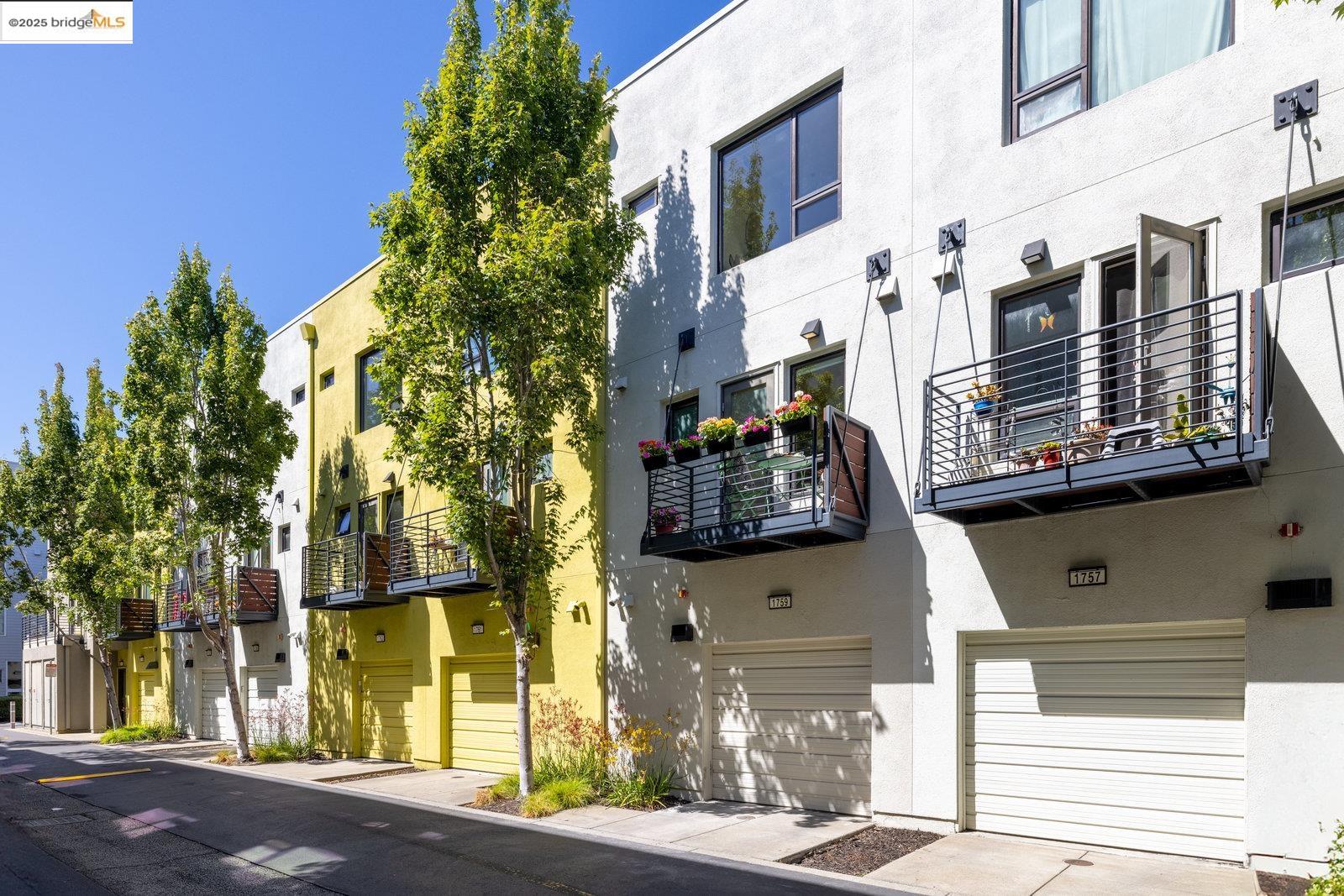 Detail Gallery Image 35 of 36 For 1759 14th St, Oakland,  CA 94607 - 2 Beds | 2/1 Baths