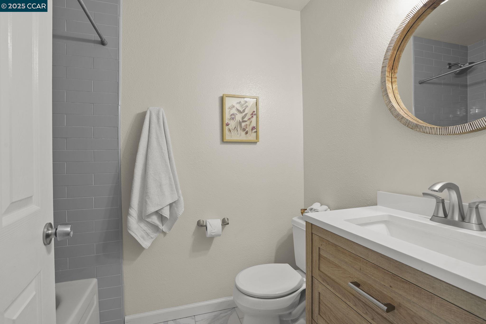 Detail Gallery Image 11 of 23 For 711 Sterling Dr, Martinez,  CA 94553 - 4 Beds | 2 Baths
