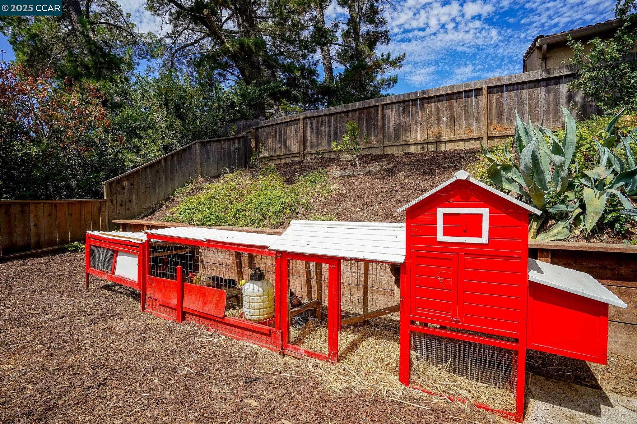 Detail Gallery Image 17 of 23 For 711 Sterling Dr, Martinez,  CA 94553 - 4 Beds | 2 Baths