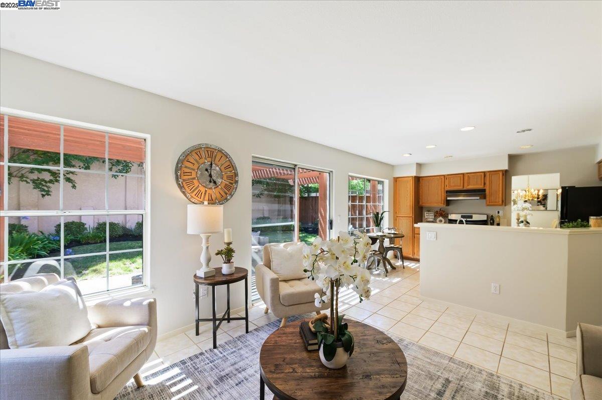 Detail Gallery Image 11 of 47 For 3618 Reflections Dr, Pleasanton,  CA 94566 - 3 Beds | 2/1 Baths