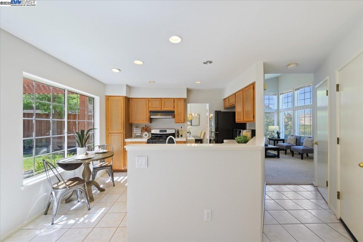 Detail Gallery Image 15 of 47 For 3618 Reflections Dr, Pleasanton,  CA 94566 - 3 Beds | 2/1 Baths