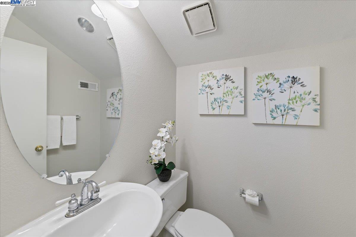 Detail Gallery Image 22 of 47 For 3618 Reflections Dr, Pleasanton,  CA 94566 - 3 Beds | 2/1 Baths