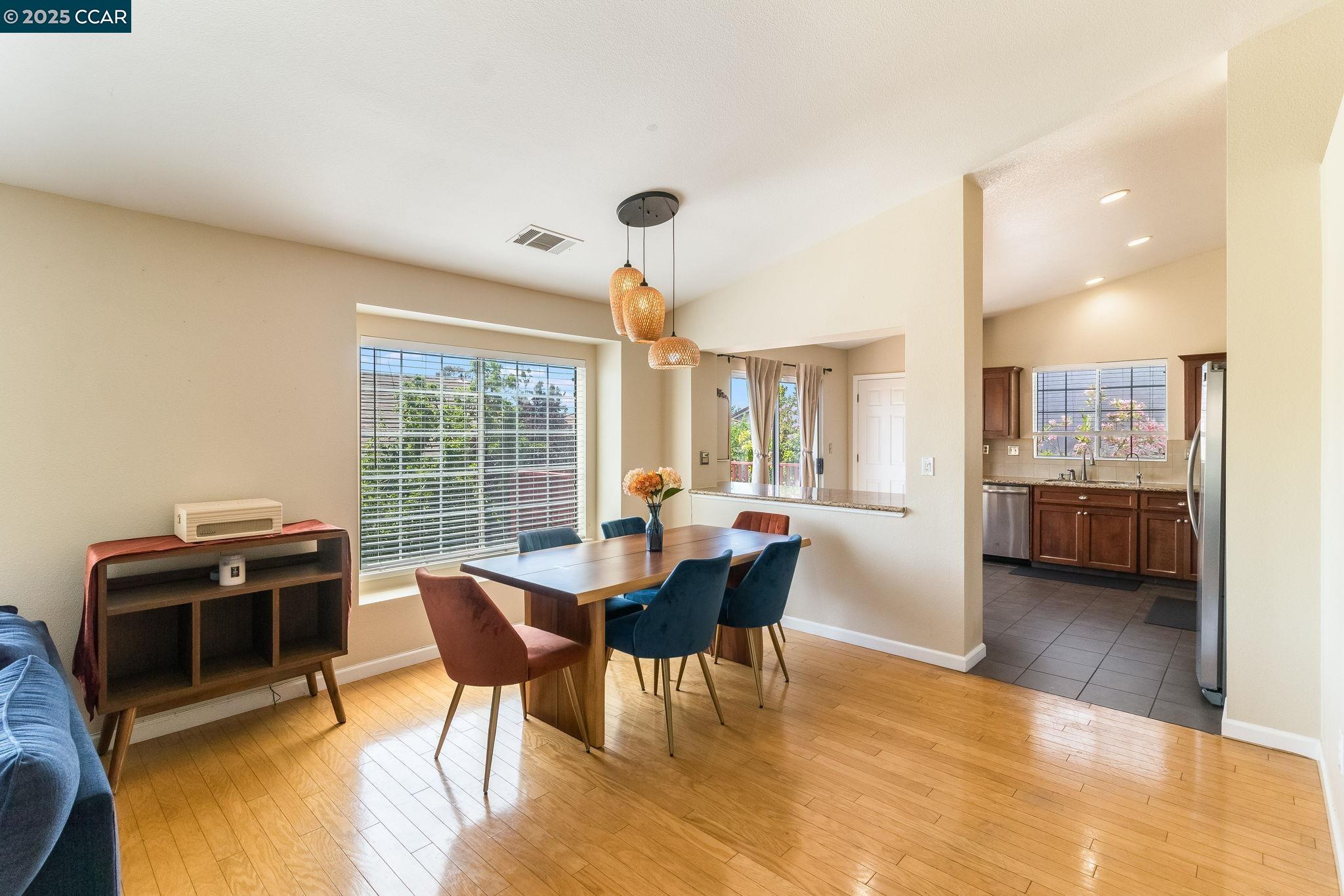 Detail Gallery Image 20 of 39 For 289 Crestview Ave, Martinez,  CA 94553 - 3 Beds | 2/1 Baths