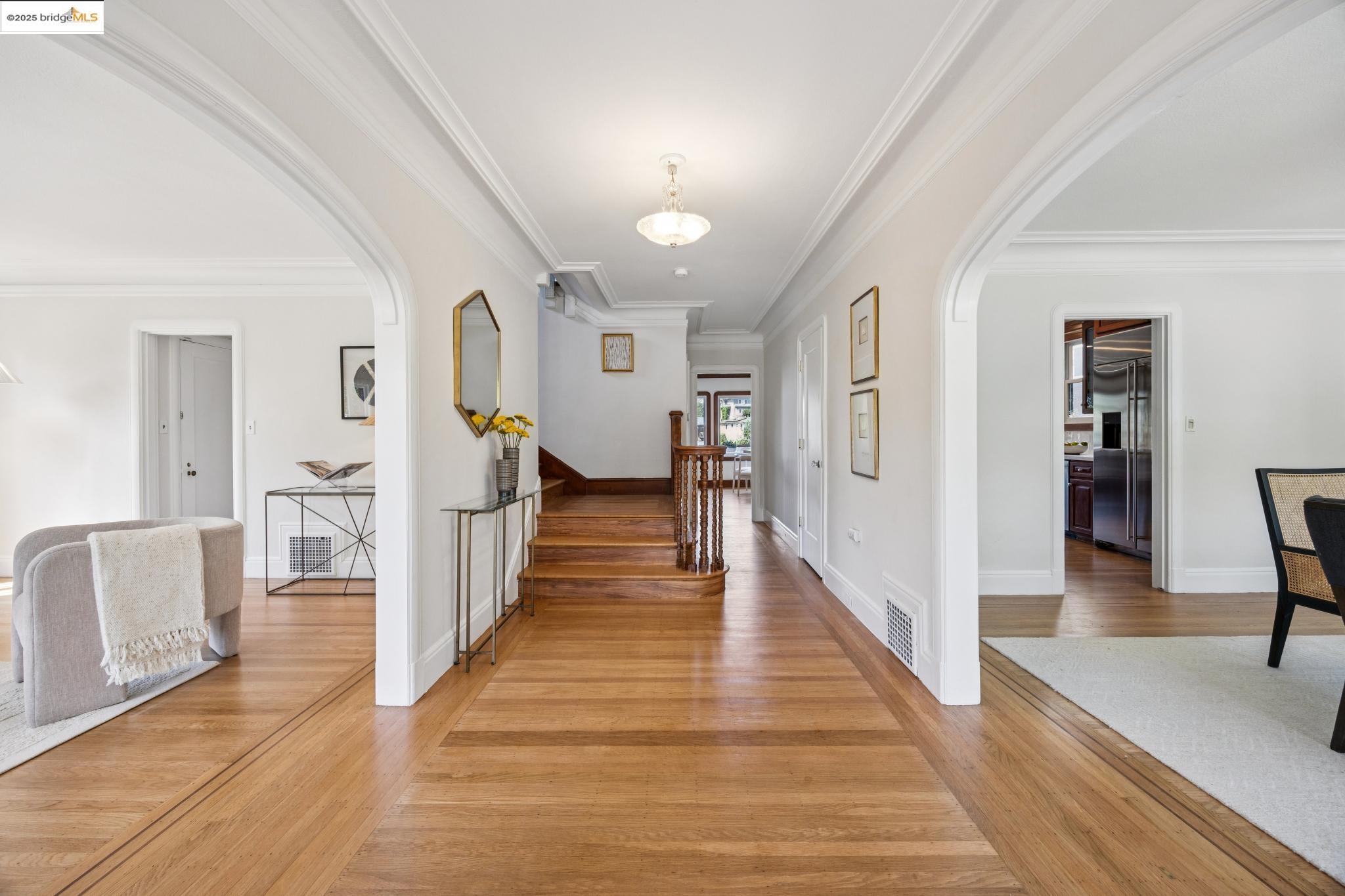 Detail Gallery Image 24 of 60 For 700 Longridge Rd, Oakland,  CA 94610 - 5 Beds | 3/1 Baths