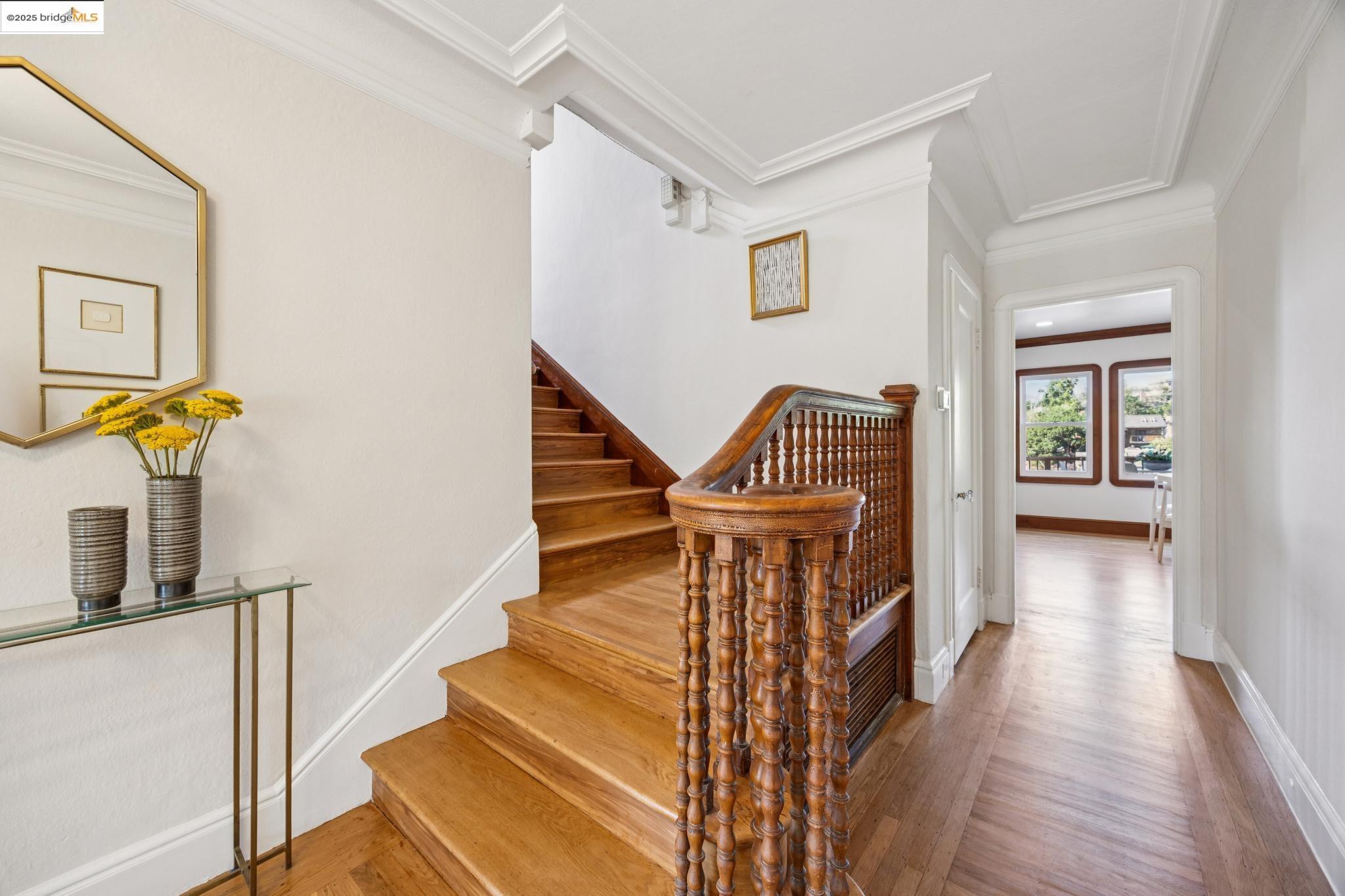 Detail Gallery Image 25 of 60 For 700 Longridge Rd, Oakland,  CA 94610 - 5 Beds | 3/1 Baths
