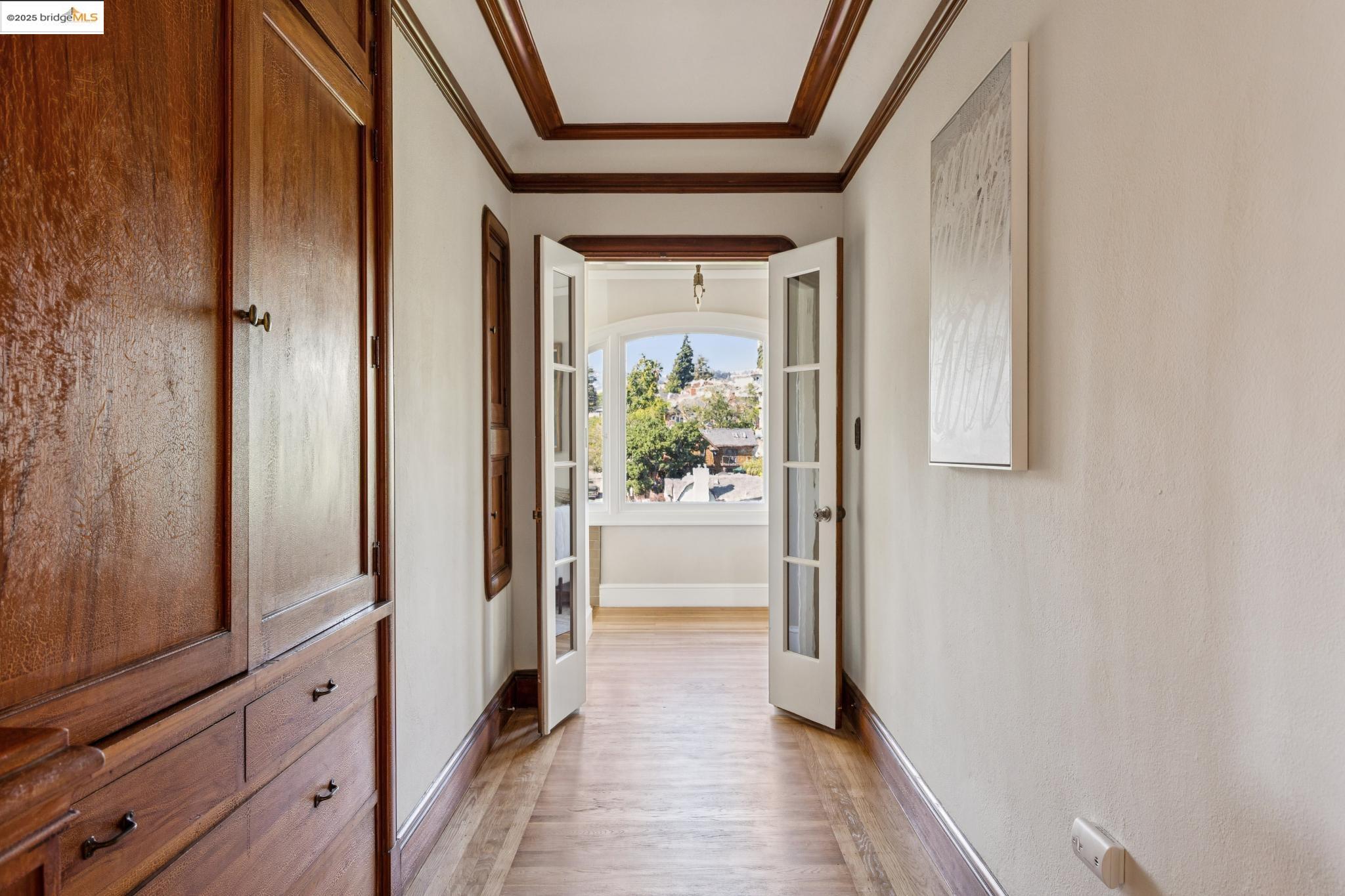 Detail Gallery Image 27 of 60 For 700 Longridge Rd, Oakland,  CA 94610 - 5 Beds | 3/1 Baths