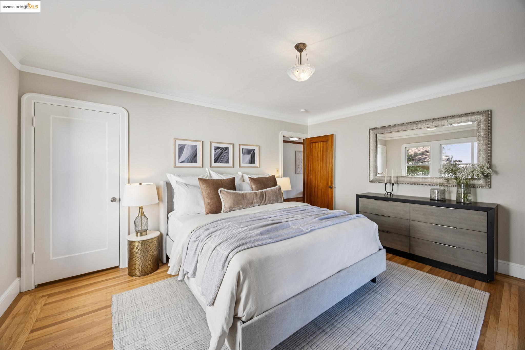 Detail Gallery Image 29 of 60 For 700 Longridge Rd, Oakland,  CA 94610 - 5 Beds | 3/1 Baths