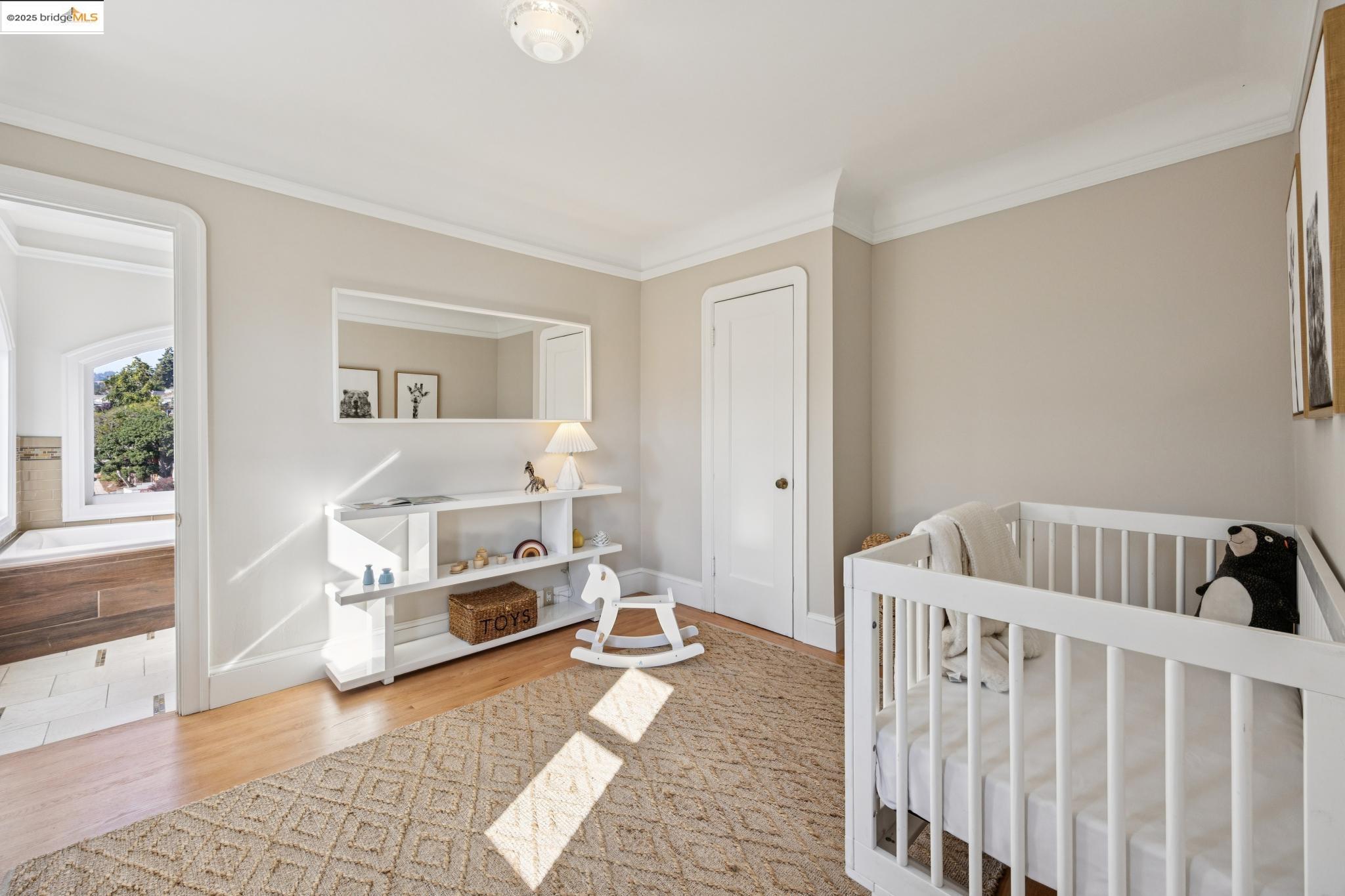 Detail Gallery Image 39 of 60 For 700 Longridge Rd, Oakland,  CA 94610 - 5 Beds | 3/1 Baths