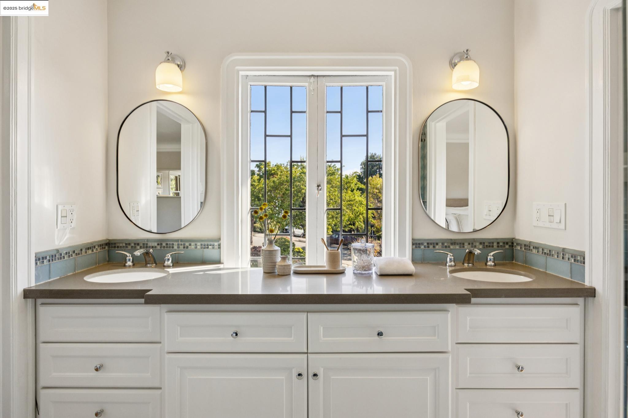 Detail Gallery Image 43 of 60 For 700 Longridge Rd, Oakland,  CA 94610 - 5 Beds | 3/1 Baths