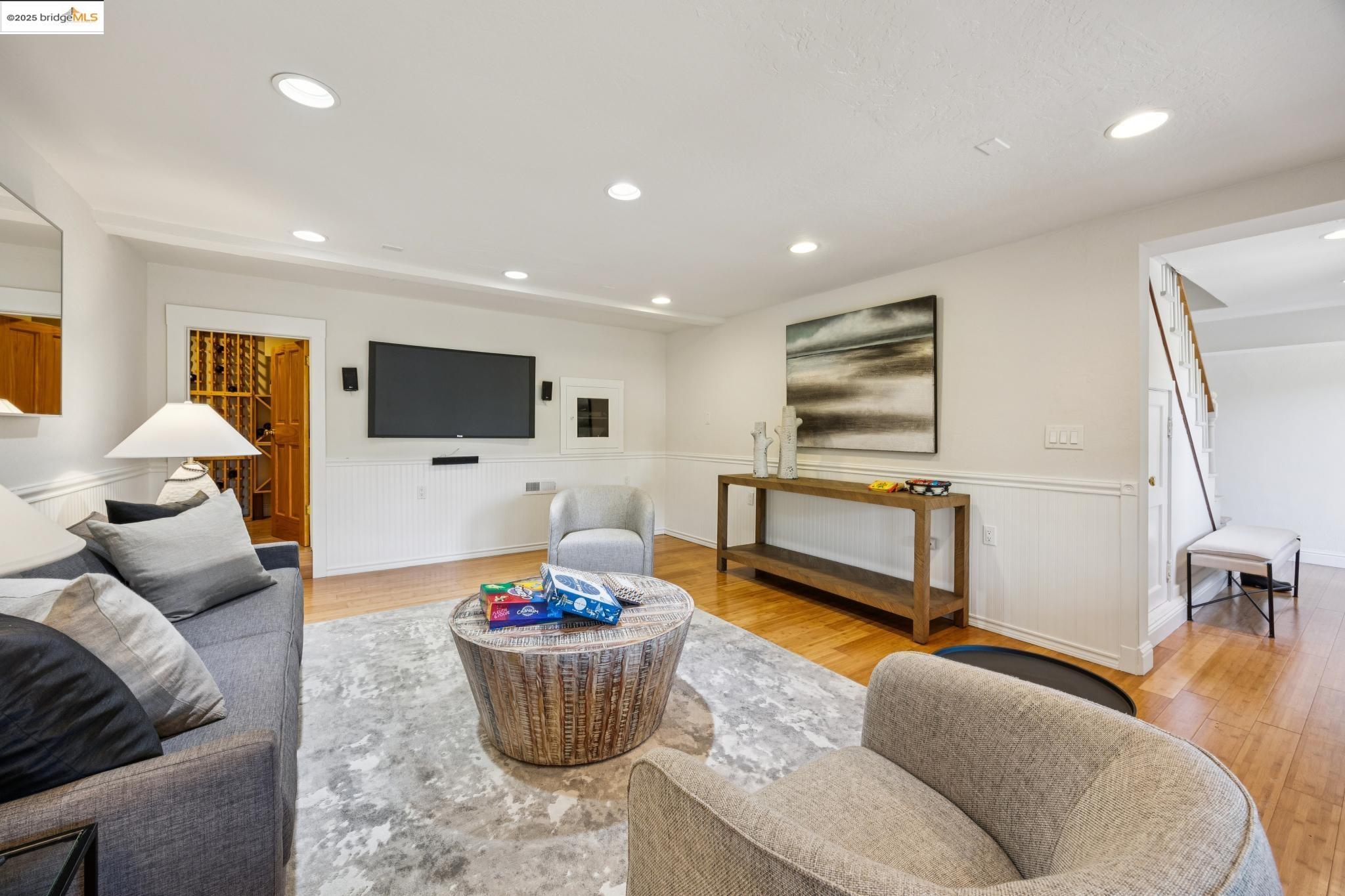 Detail Gallery Image 48 of 60 For 700 Longridge Rd, Oakland,  CA 94610 - 5 Beds | 3/1 Baths