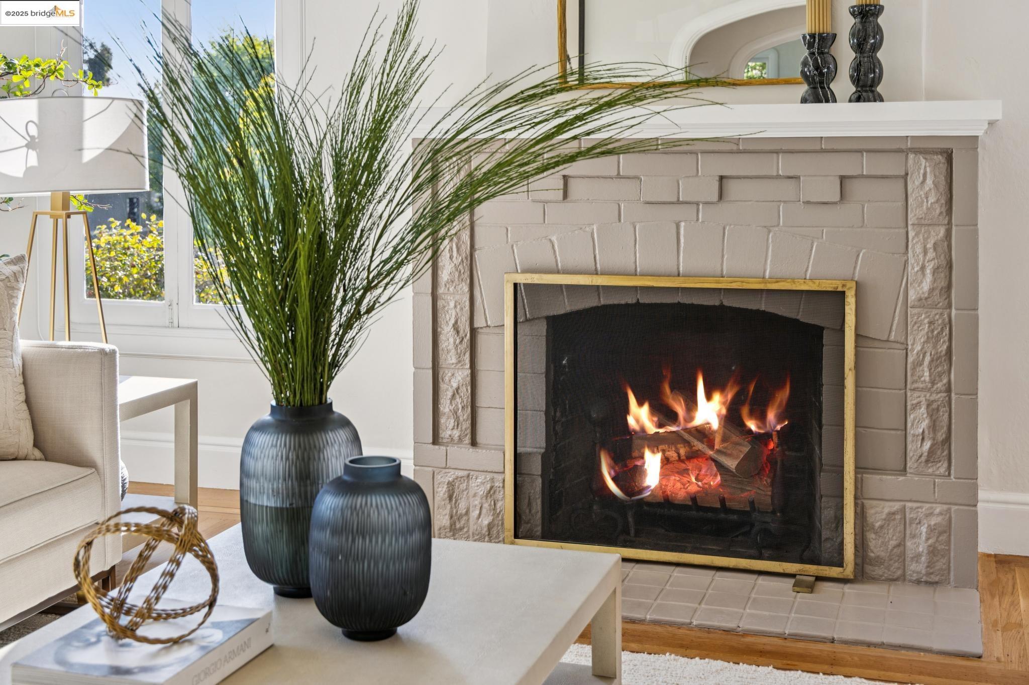 Detail Gallery Image 6 of 60 For 700 Longridge Rd, Oakland,  CA 94610 - 5 Beds | 3/1 Baths
