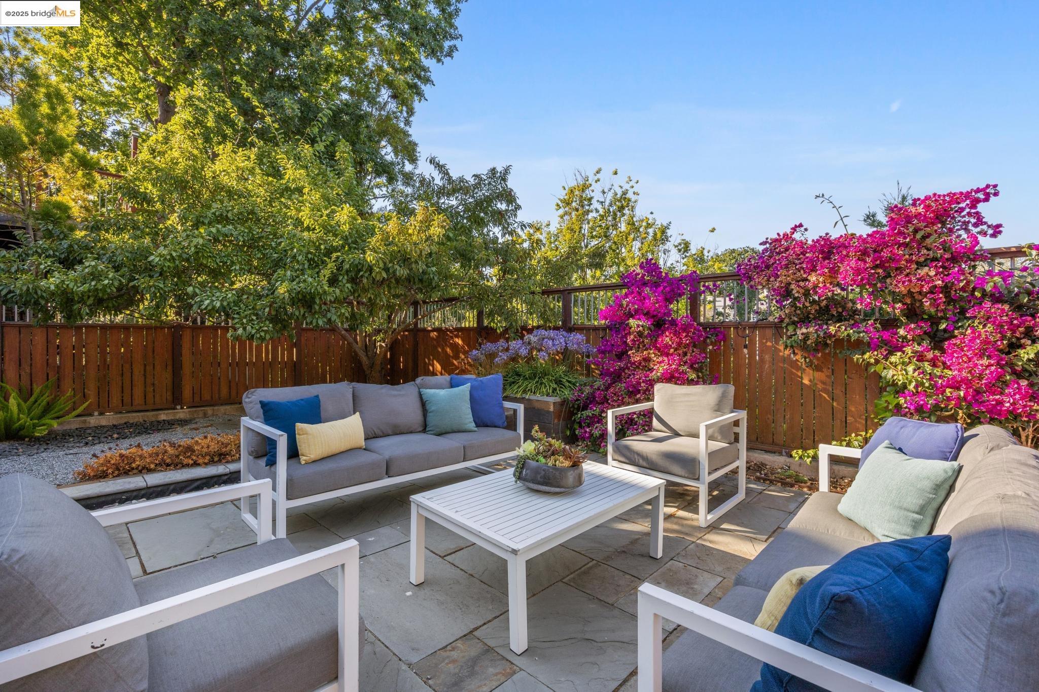 Detail Gallery Image 56 of 60 For 700 Longridge Rd, Oakland,  CA 94610 - 5 Beds | 3/1 Baths