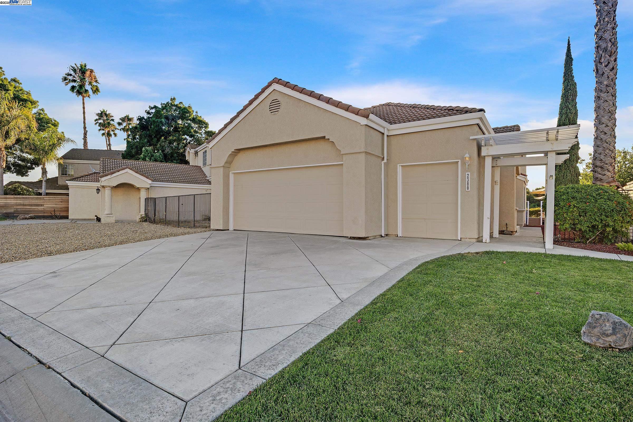 Detail Gallery Image 2 of 32 For 2380 Wayfarer Dr, Discovery Bay,  CA 94505 - 2 Beds | 2 Baths