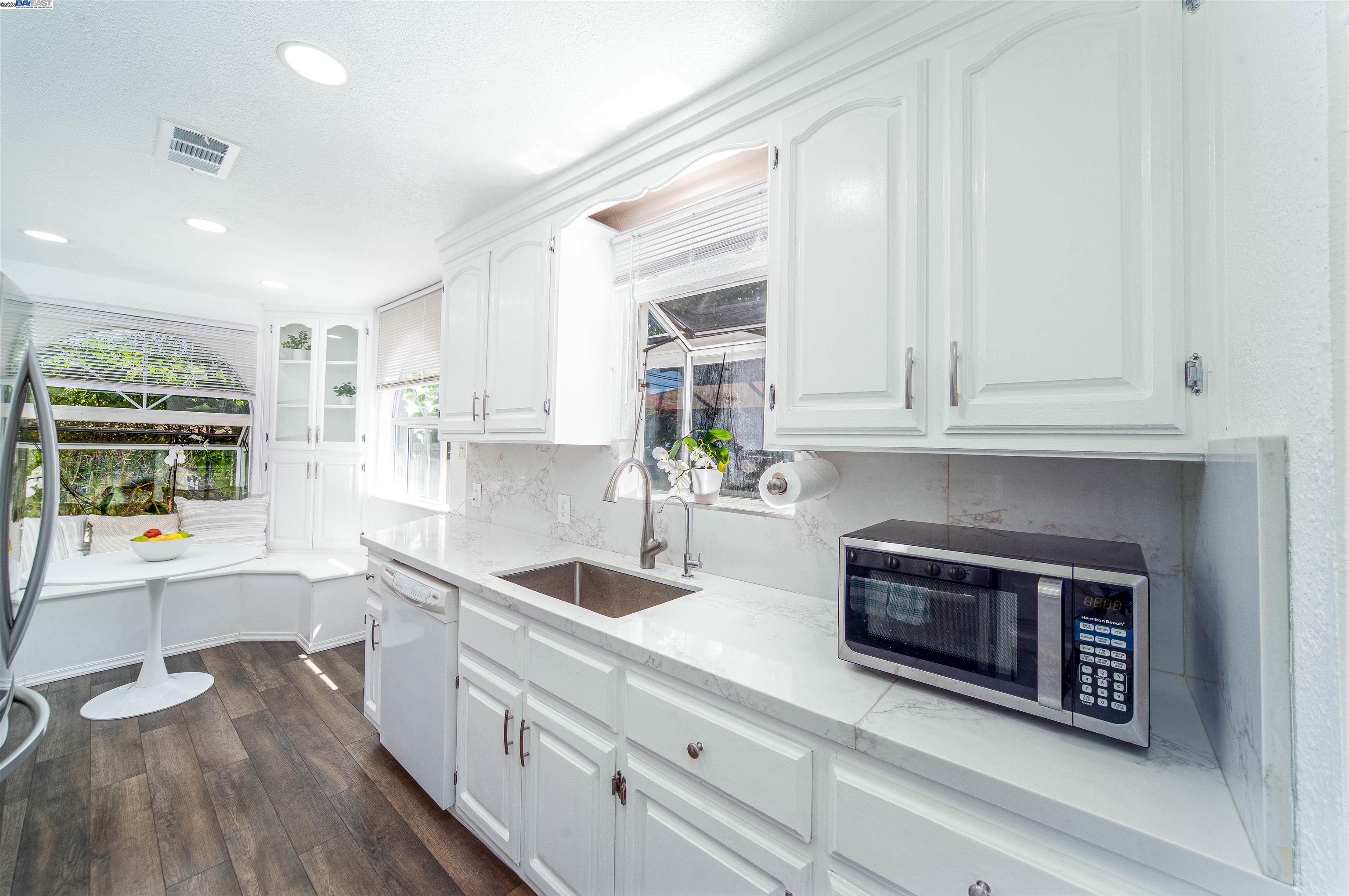 Detail Gallery Image 22 of 48 For 37621 Glenmoor Dr, Fremont,  CA 94536 - 3 Beds | 2 Baths