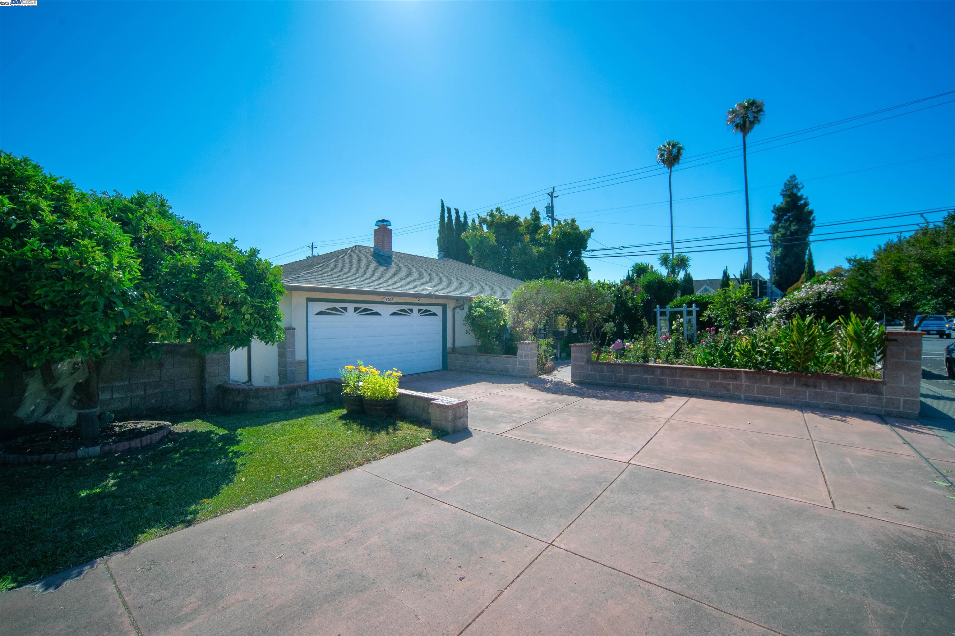 Detail Gallery Image 4 of 48 For 37621 Glenmoor Dr, Fremont,  CA 94536 - 3 Beds | 2 Baths
