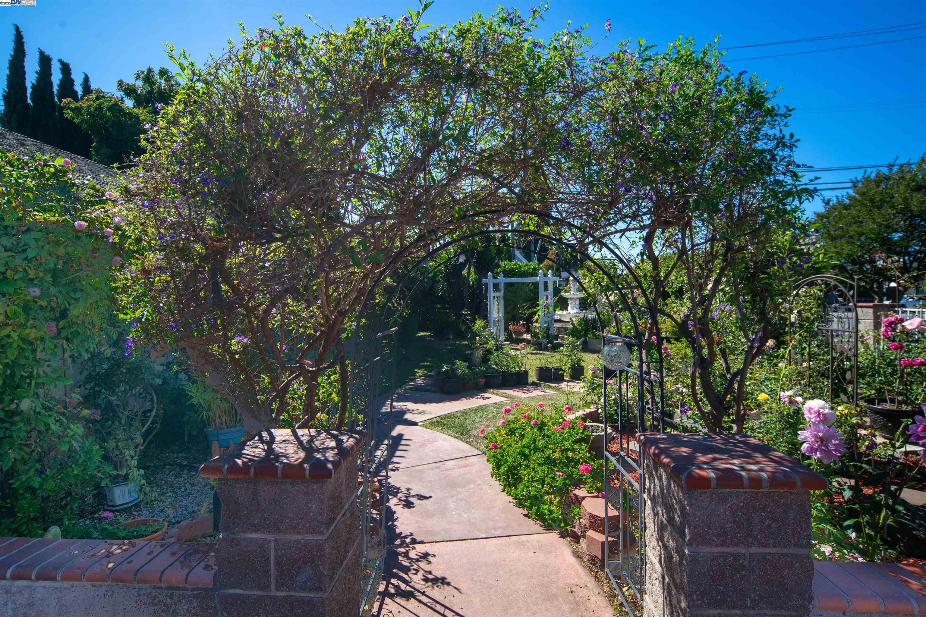 Detail Gallery Image 10 of 48 For 37621 Glenmoor Dr, Fremont,  CA 94536 - 3 Beds | 2 Baths