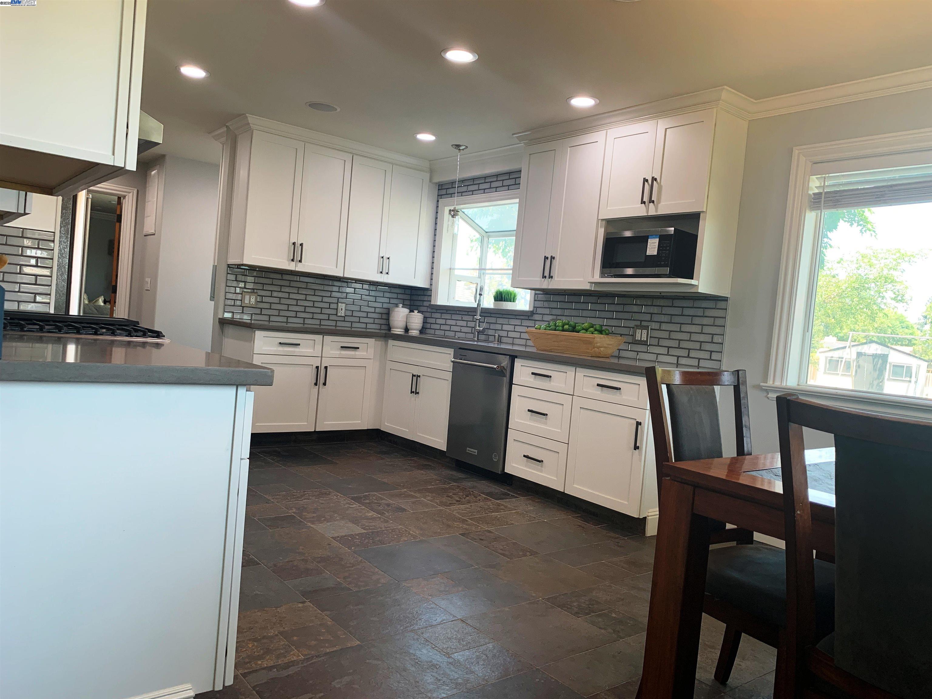 Detail Gallery Image 17 of 58 For 320 Fairview Ave, Brentwood,  CA 94513 - 4 Beds | 2/1 Baths