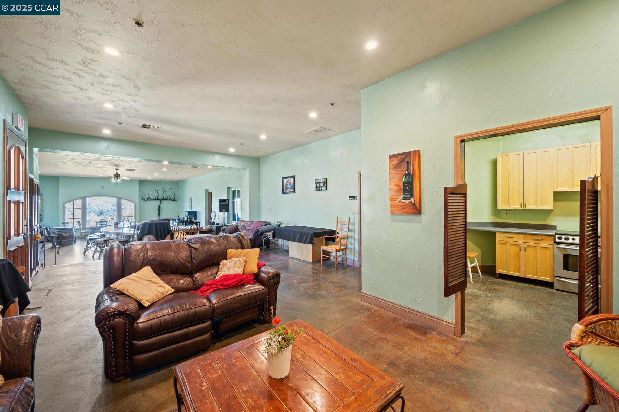 Detail Gallery Image 44 of 60 For 633 Kalthoff Cmn, Livermore,  CA 94550 - 5 Beds | 4/2 Baths