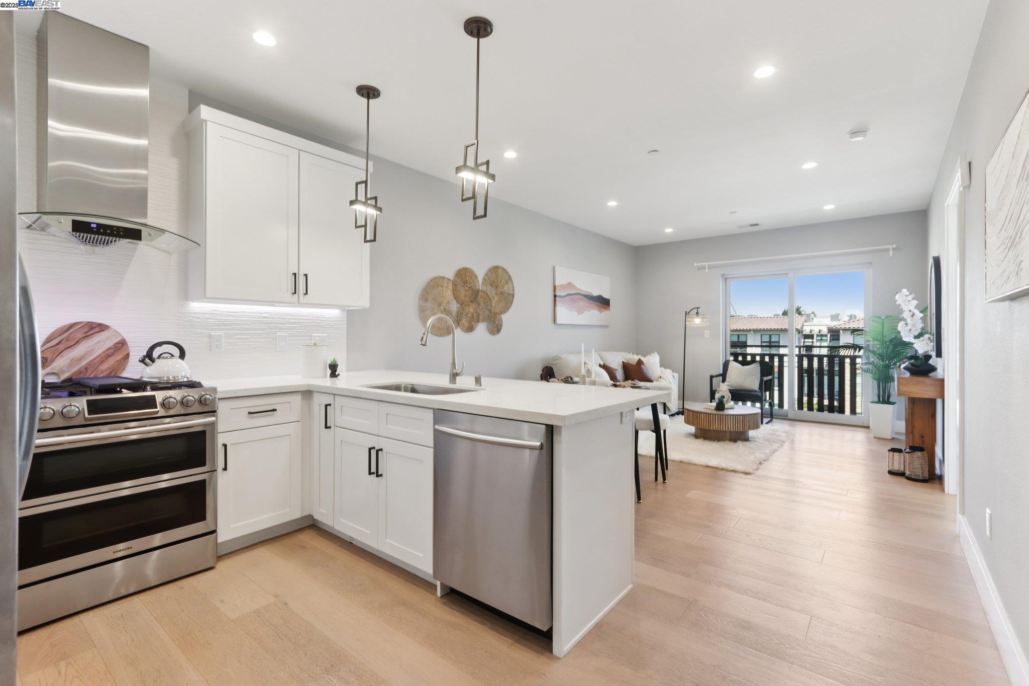Detail Gallery Image 13 of 36 For 520 El Camino Real #307,  San Carlos,  CA 94070 - 2 Beds | 2 Baths