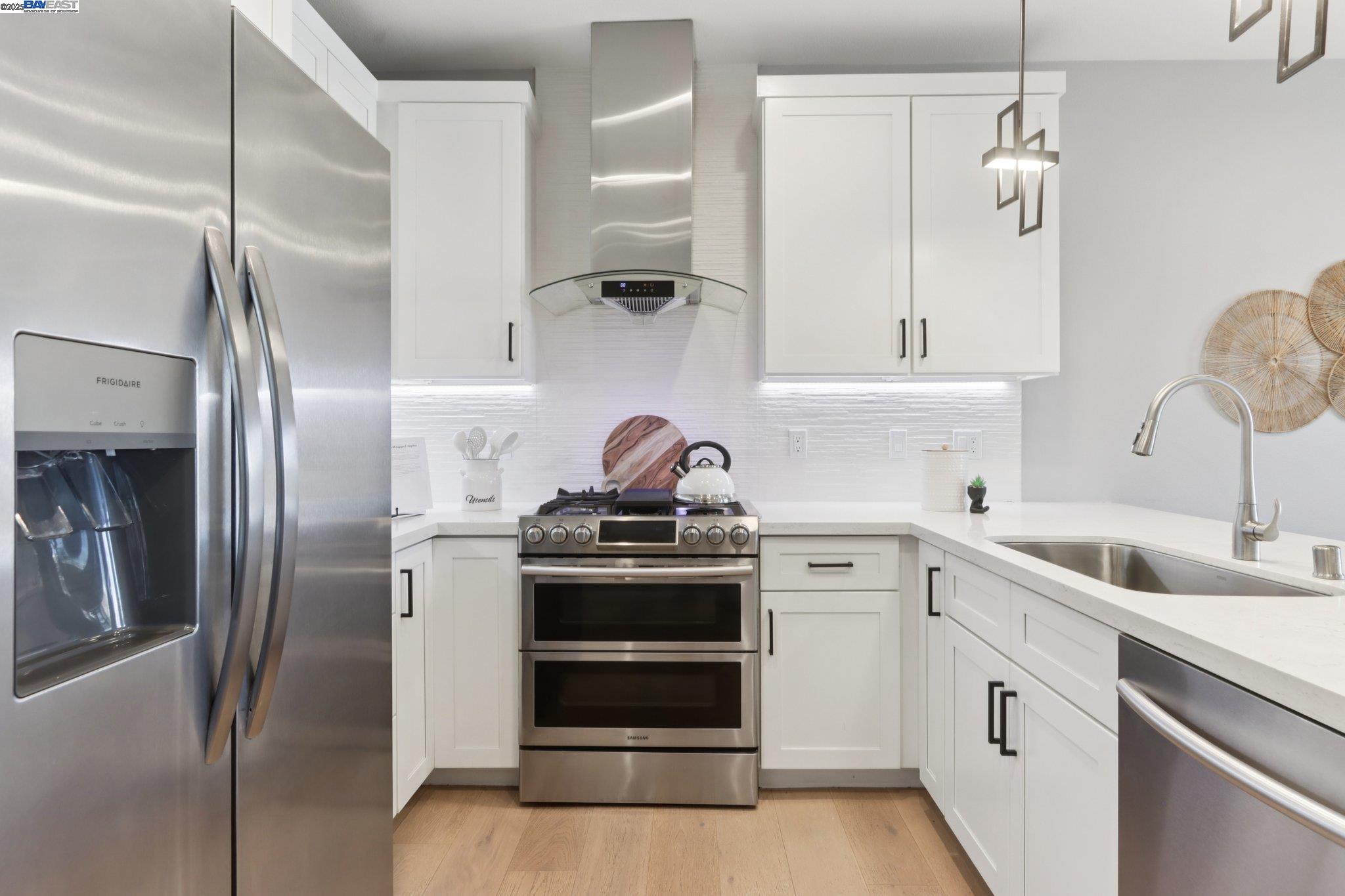 Detail Gallery Image 15 of 36 For 520 El Camino Real #307,  San Carlos,  CA 94070 - 2 Beds | 2 Baths
