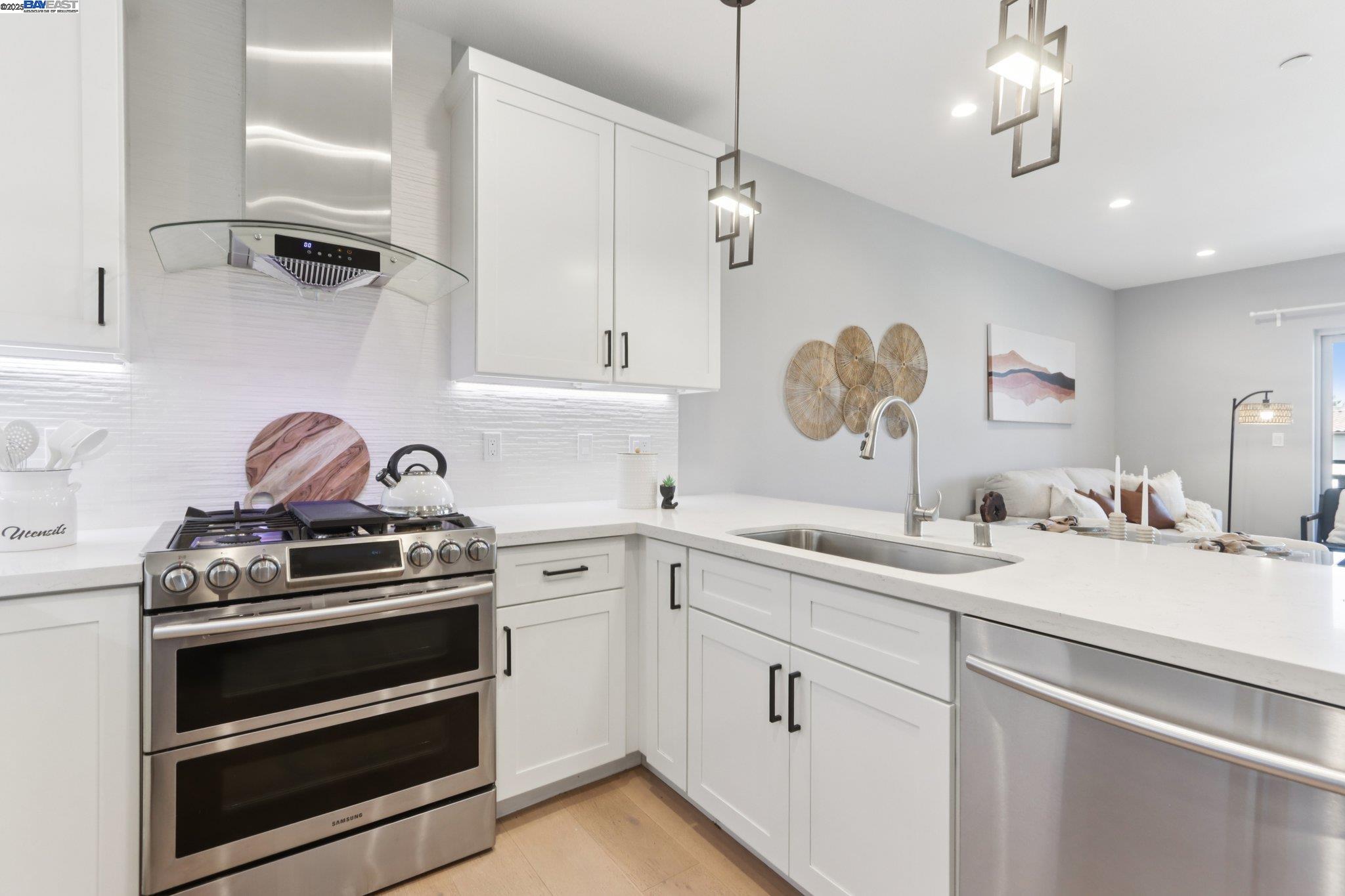 Detail Gallery Image 16 of 36 For 520 El Camino Real #307,  San Carlos,  CA 94070 - 2 Beds | 2 Baths