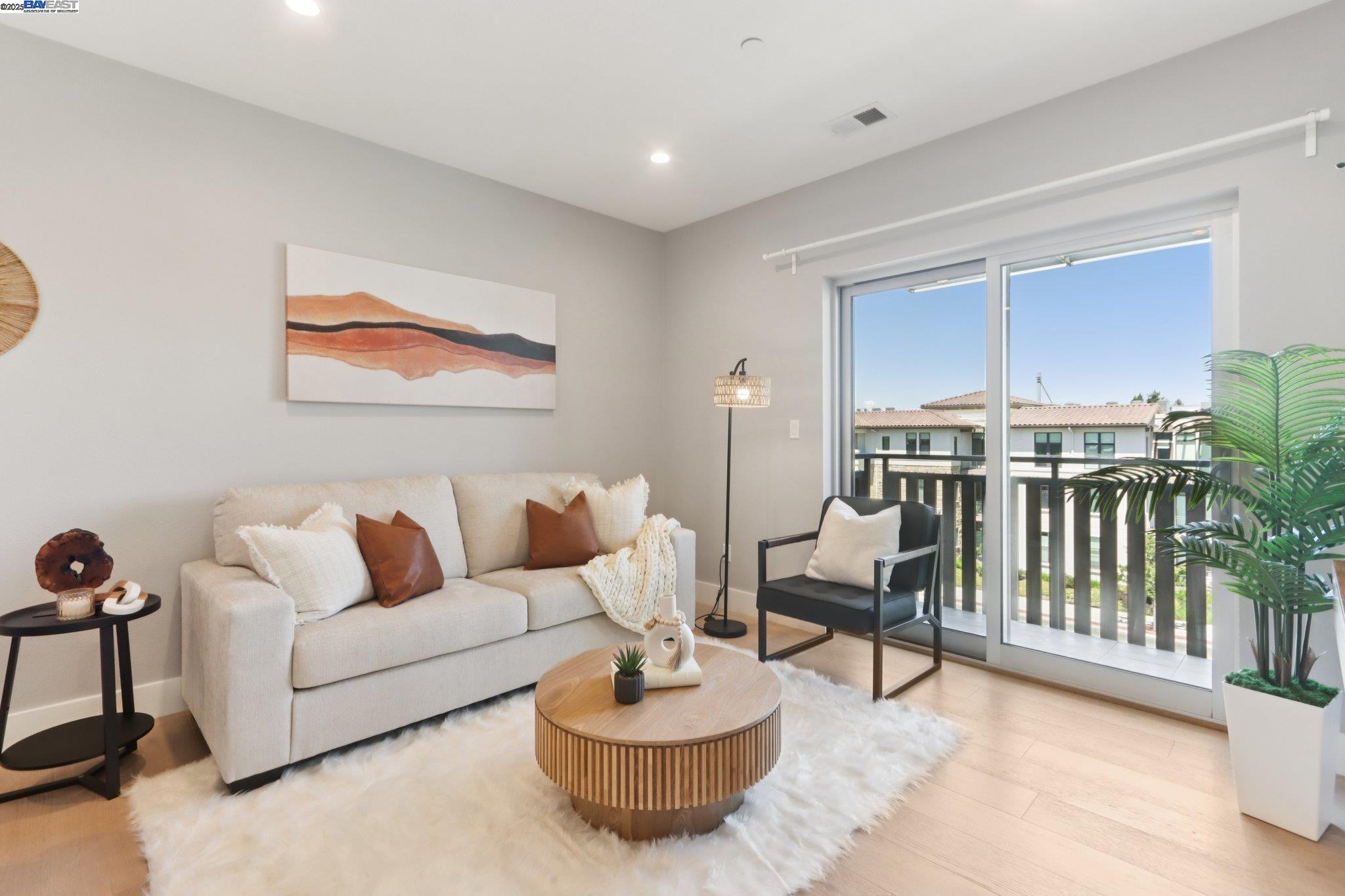 Detail Gallery Image 4 of 36 For 520 El Camino Real #307,  San Carlos,  CA 94070 - 2 Beds | 2 Baths