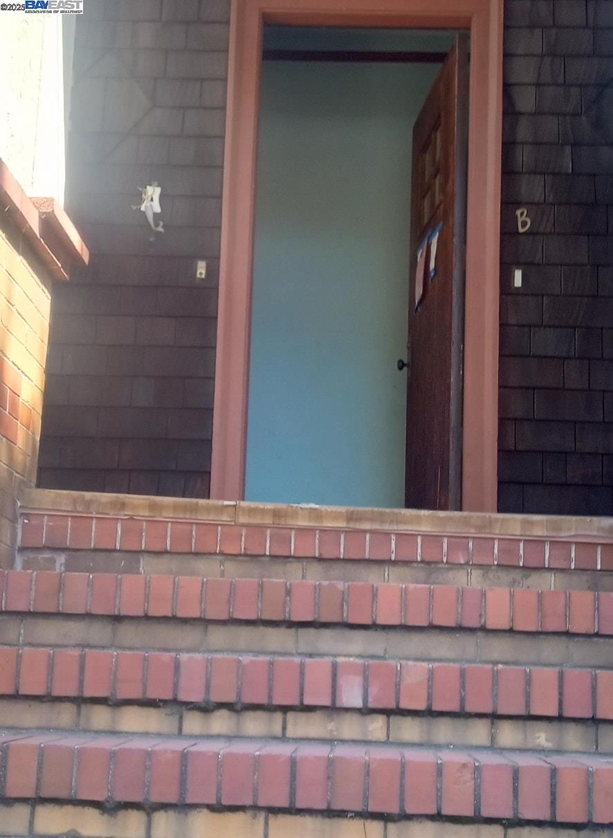 Detail Gallery Image 2 of 46 For 1059 Santa Clara Ave, Alameda,  CA 94501 - – Beds | – Baths