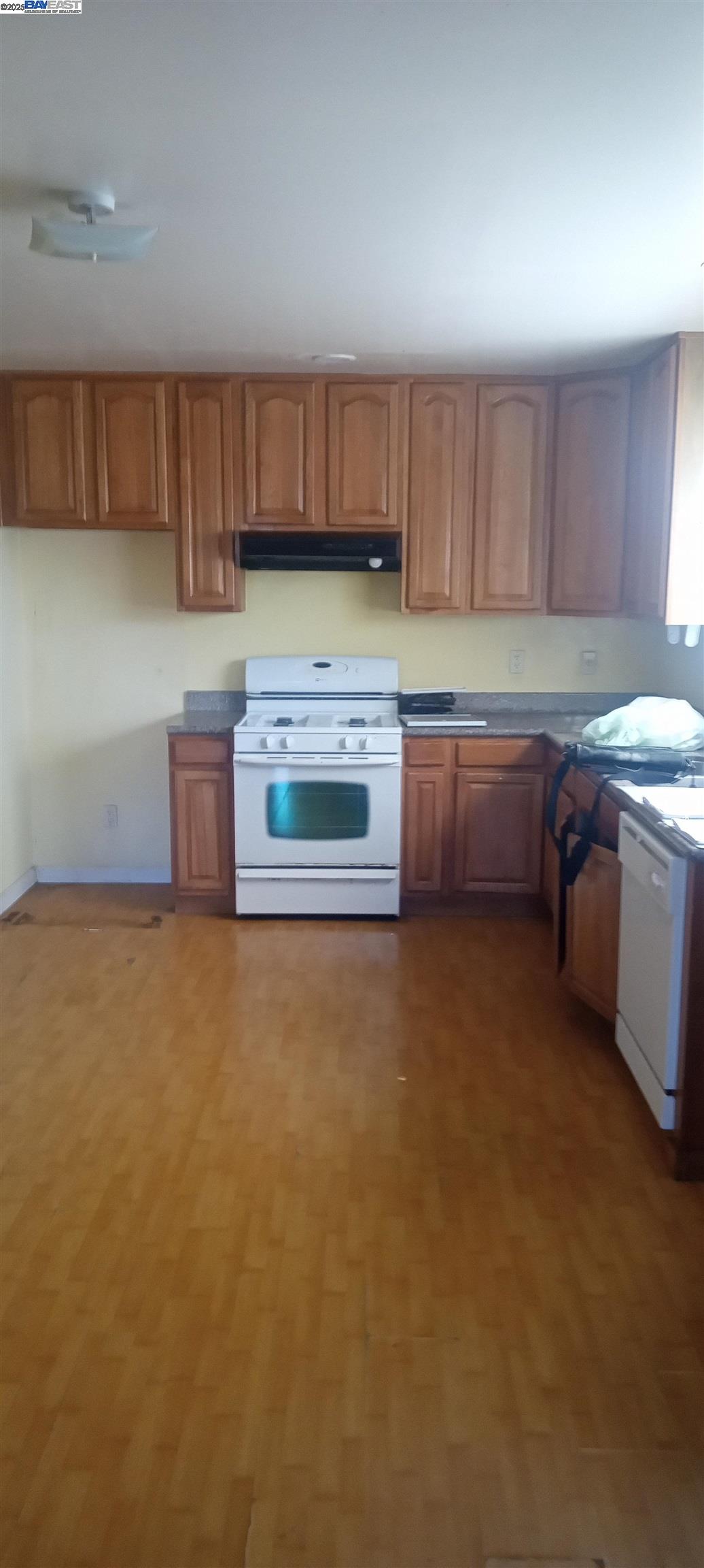Detail Gallery Image 9 of 47 For 1059 Santa Clara Ave, Alameda,  CA 94501 - – Beds | – Baths