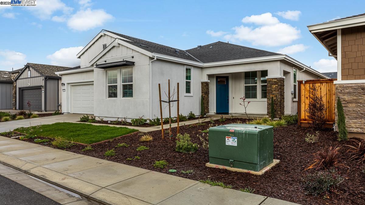 Detail Gallery Image 2 of 26 For 1045 Finley Drive, Manteca,  CA 95336 - 2 Beds | 2/1 Baths