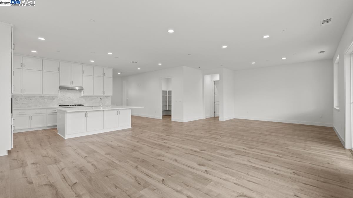 Detail Gallery Image 11 of 26 For 1045 Finley Drive, Manteca,  CA 95336 - 2 Beds | 2/1 Baths
