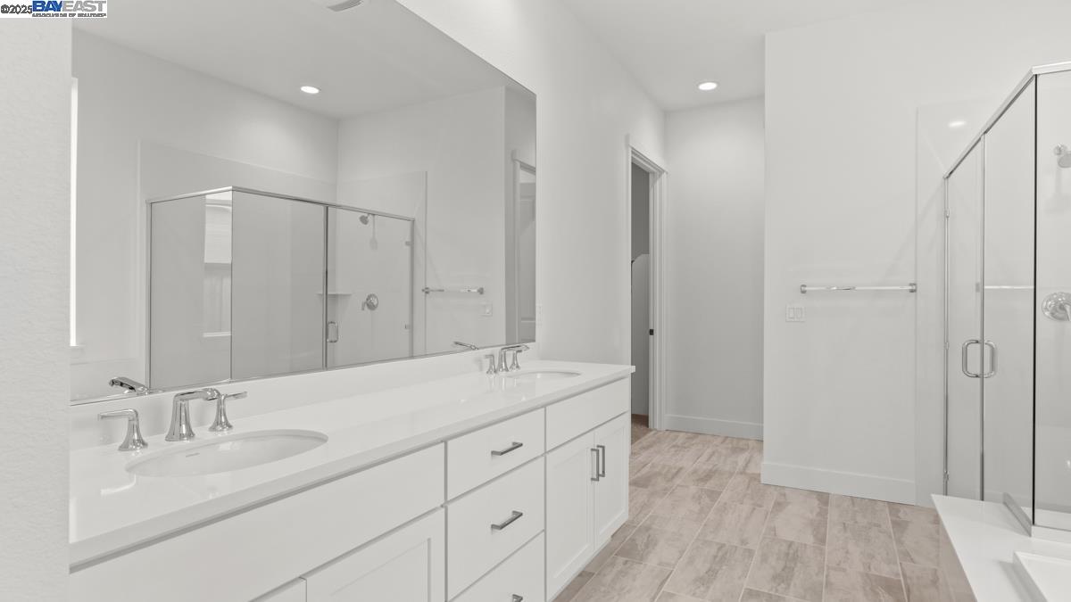 Detail Gallery Image 15 of 26 For 1045 Finley Drive, Manteca,  CA 95336 - 2 Beds | 2/1 Baths