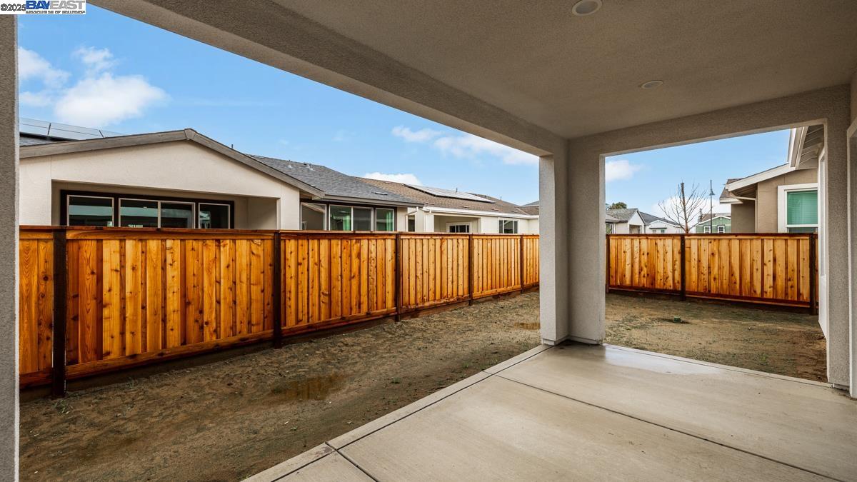 Detail Gallery Image 3 of 26 For 1045 Finley Drive, Manteca,  CA 95336 - 2 Beds | 2/1 Baths