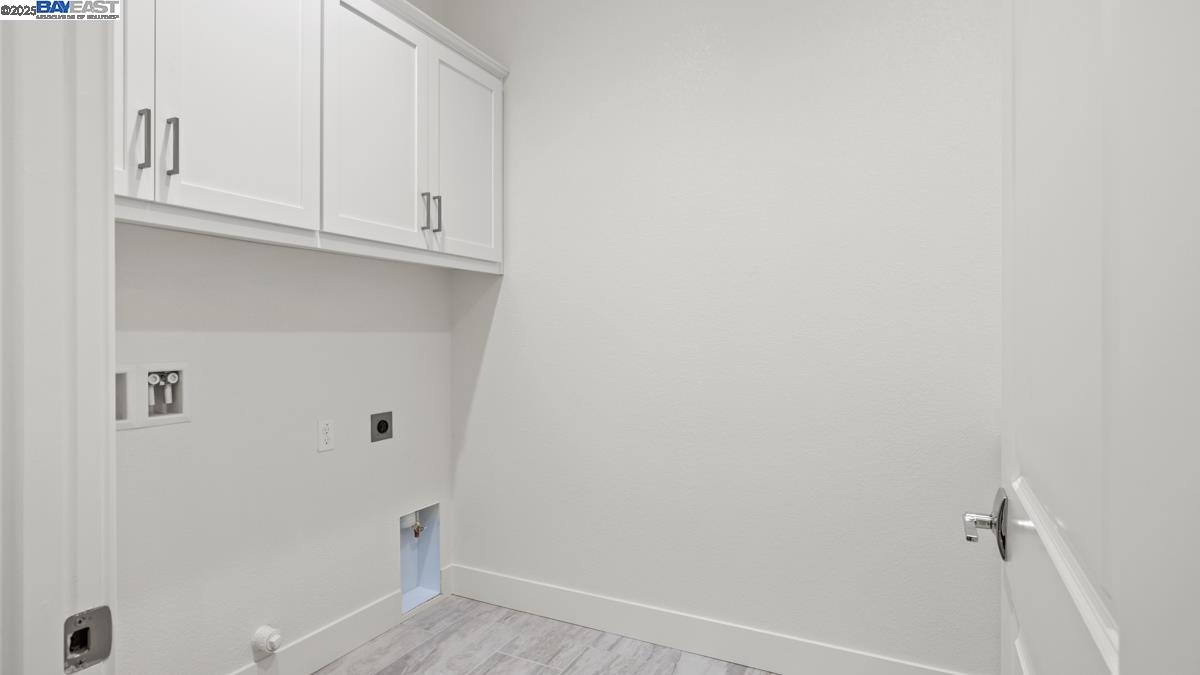 Detail Gallery Image 25 of 26 For 1045 Finley Drive, Manteca,  CA 95336 - 2 Beds | 2/1 Baths