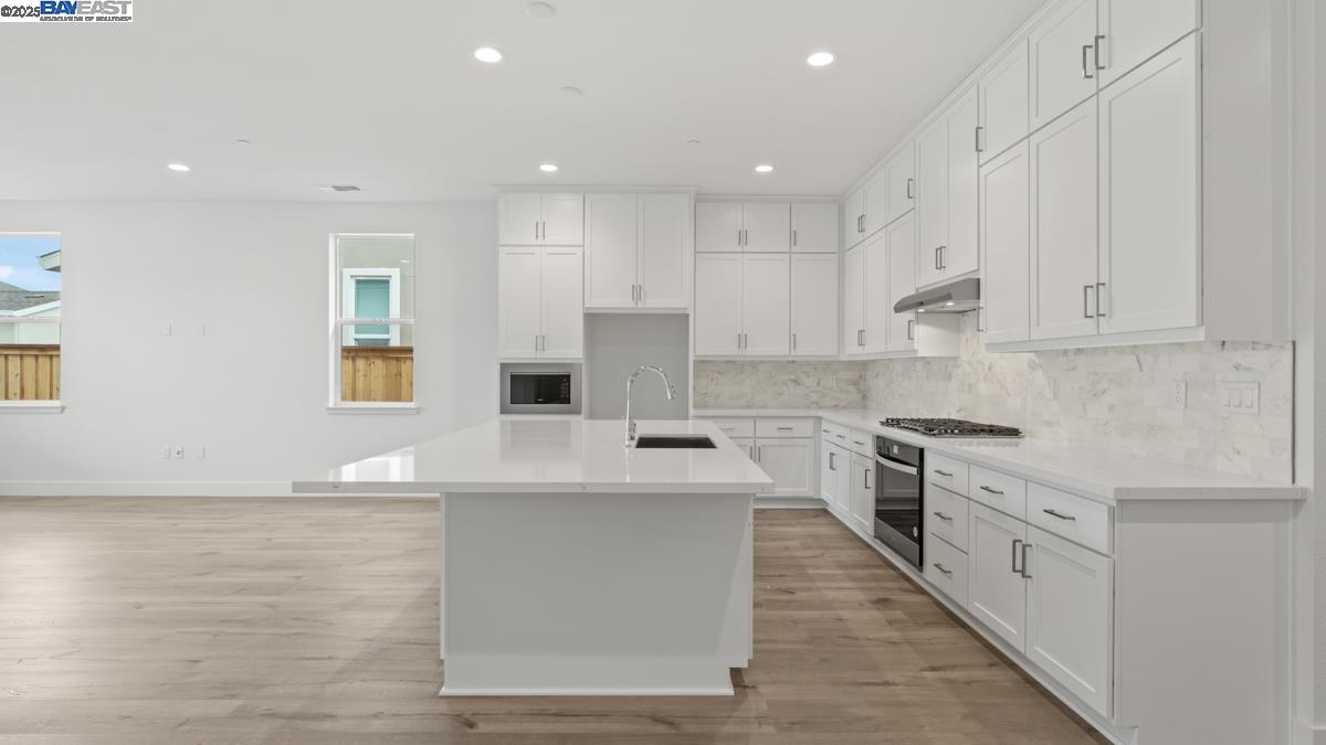 Detail Gallery Image 8 of 26 For 1045 Finley Drive, Manteca,  CA 95336 - 2 Beds | 2/1 Baths