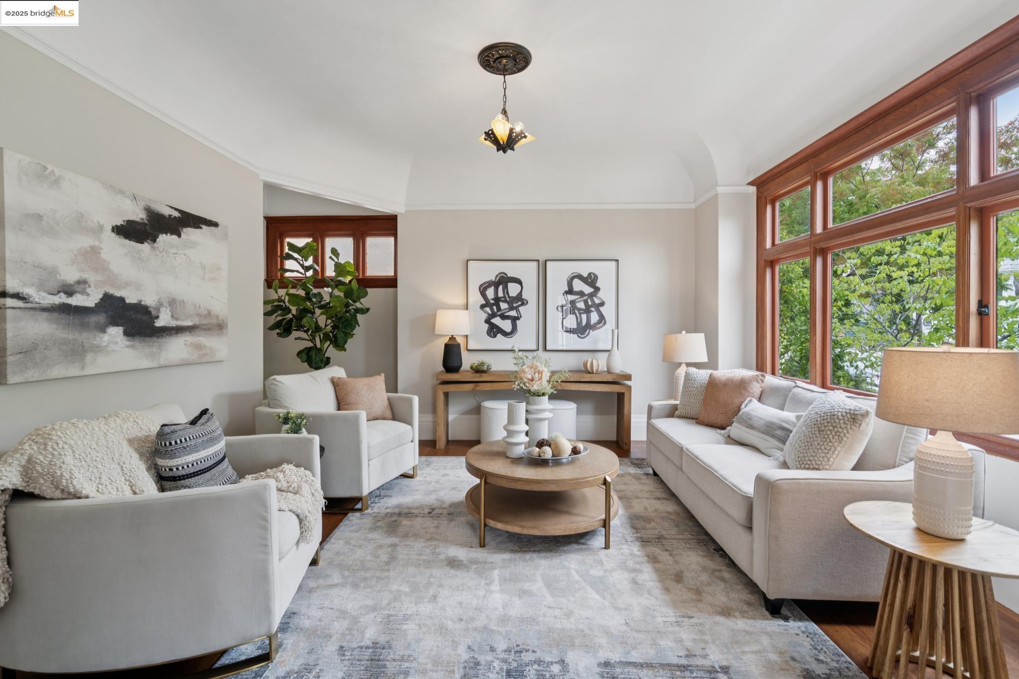 Detail Gallery Image 12 of 56 For 1042 Santa Clara Ave, Alameda,  CA 94501 - 4 Beds | 2 Baths