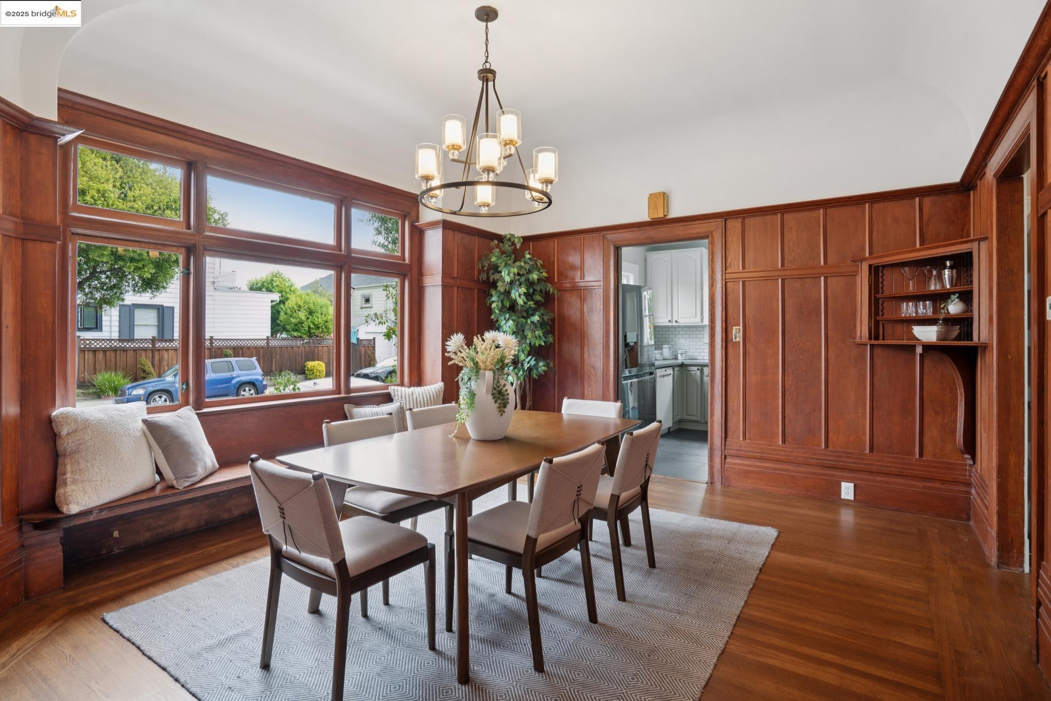 Detail Gallery Image 13 of 56 For 1042 Santa Clara Ave, Alameda,  CA 94501 - 4 Beds | 2 Baths