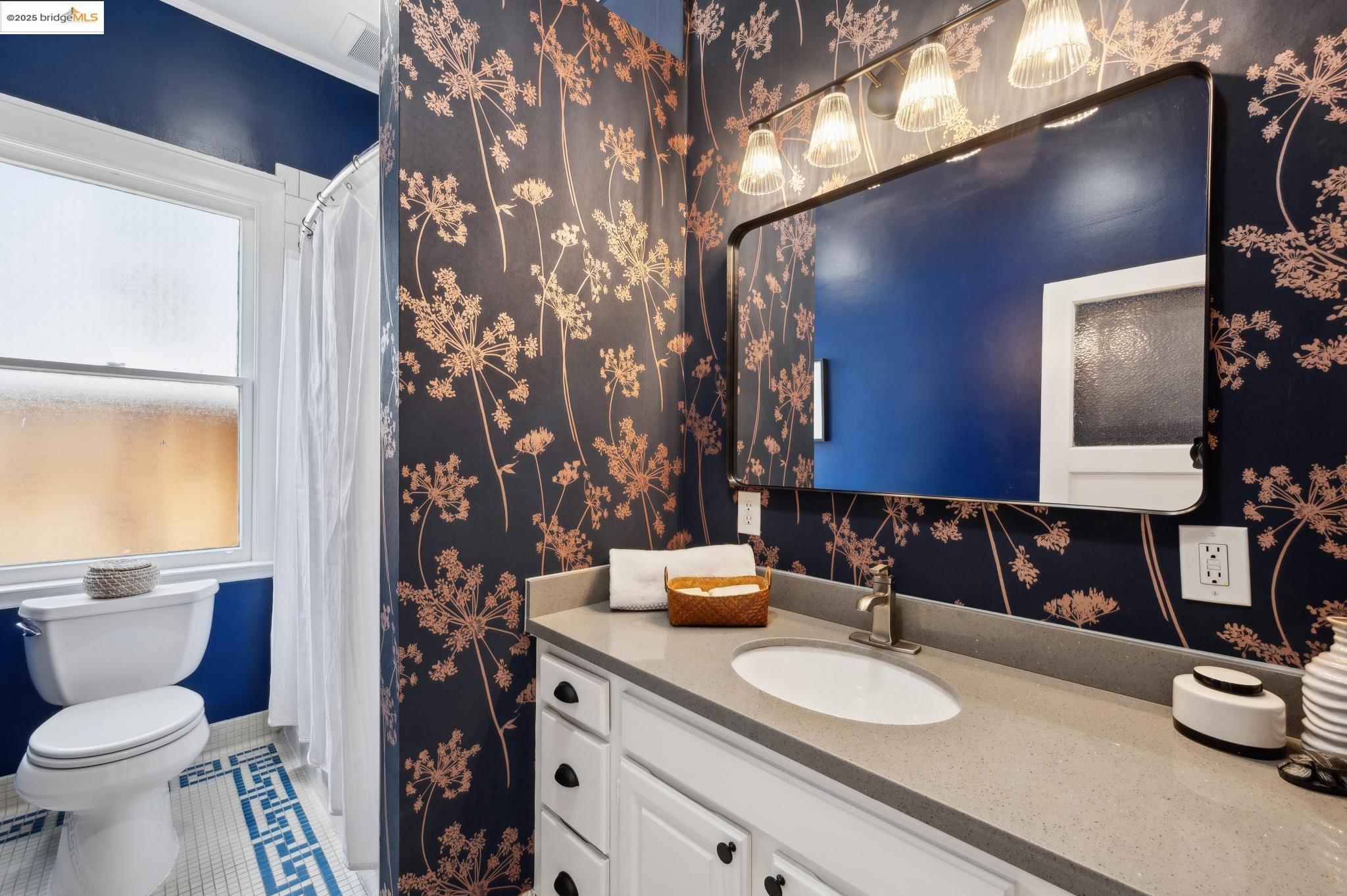 Detail Gallery Image 27 of 56 For 1042 Santa Clara Ave, Alameda,  CA 94501 - 4 Beds | 2 Baths