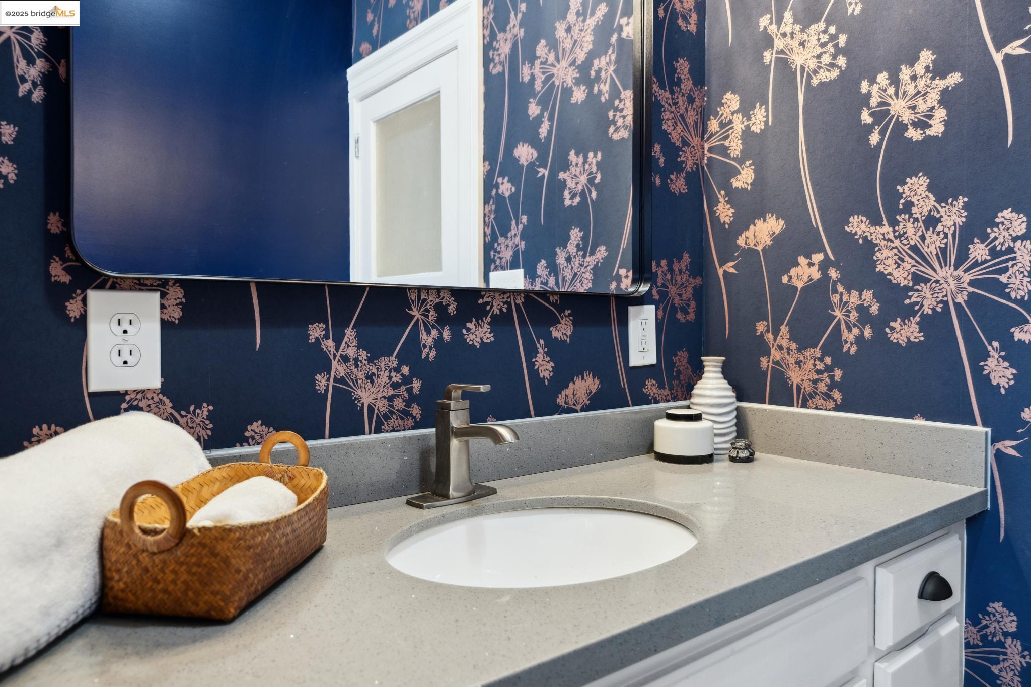 Detail Gallery Image 29 of 56 For 1042 Santa Clara Ave, Alameda,  CA 94501 - 4 Beds | 2 Baths