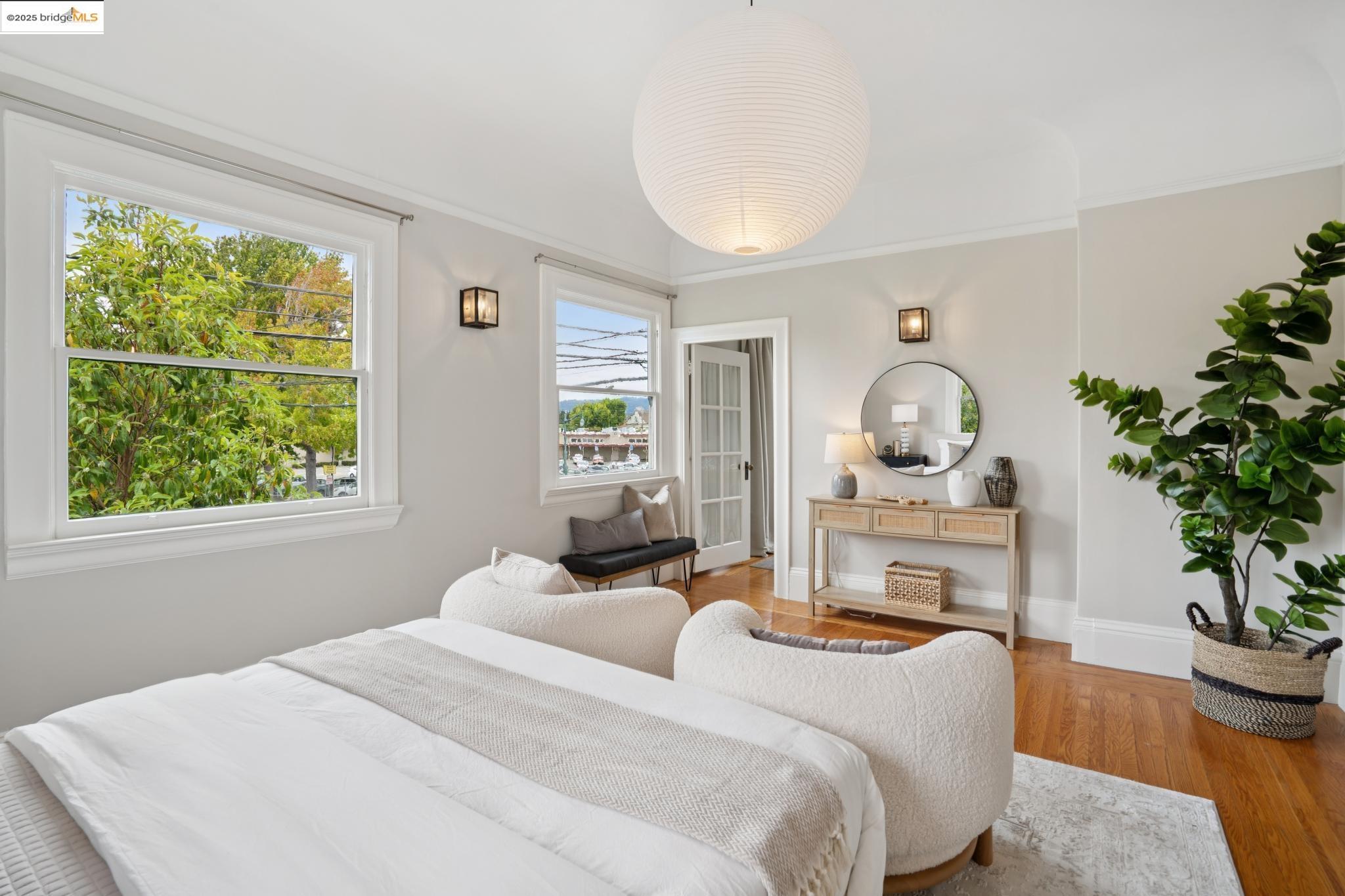 Detail Gallery Image 34 of 56 For 1042 Santa Clara Ave, Alameda,  CA 94501 - 4 Beds | 2 Baths