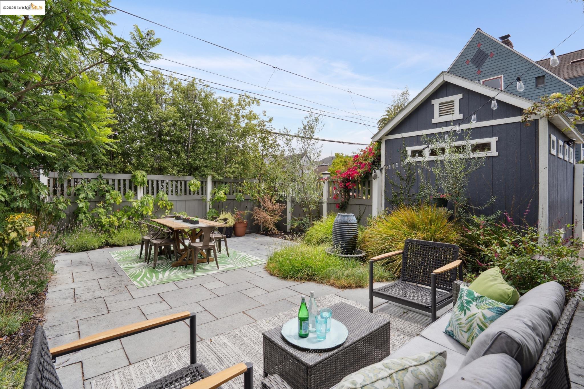 Detail Gallery Image 50 of 56 For 1042 Santa Clara Ave, Alameda,  CA 94501 - 4 Beds | 2 Baths